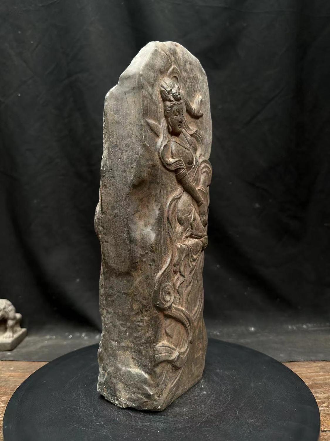 Sculpture chinoise en pierre de la grotte de Dunhuang Mogao, Apsara volante. État moyen - En vente à 景德镇市, CN