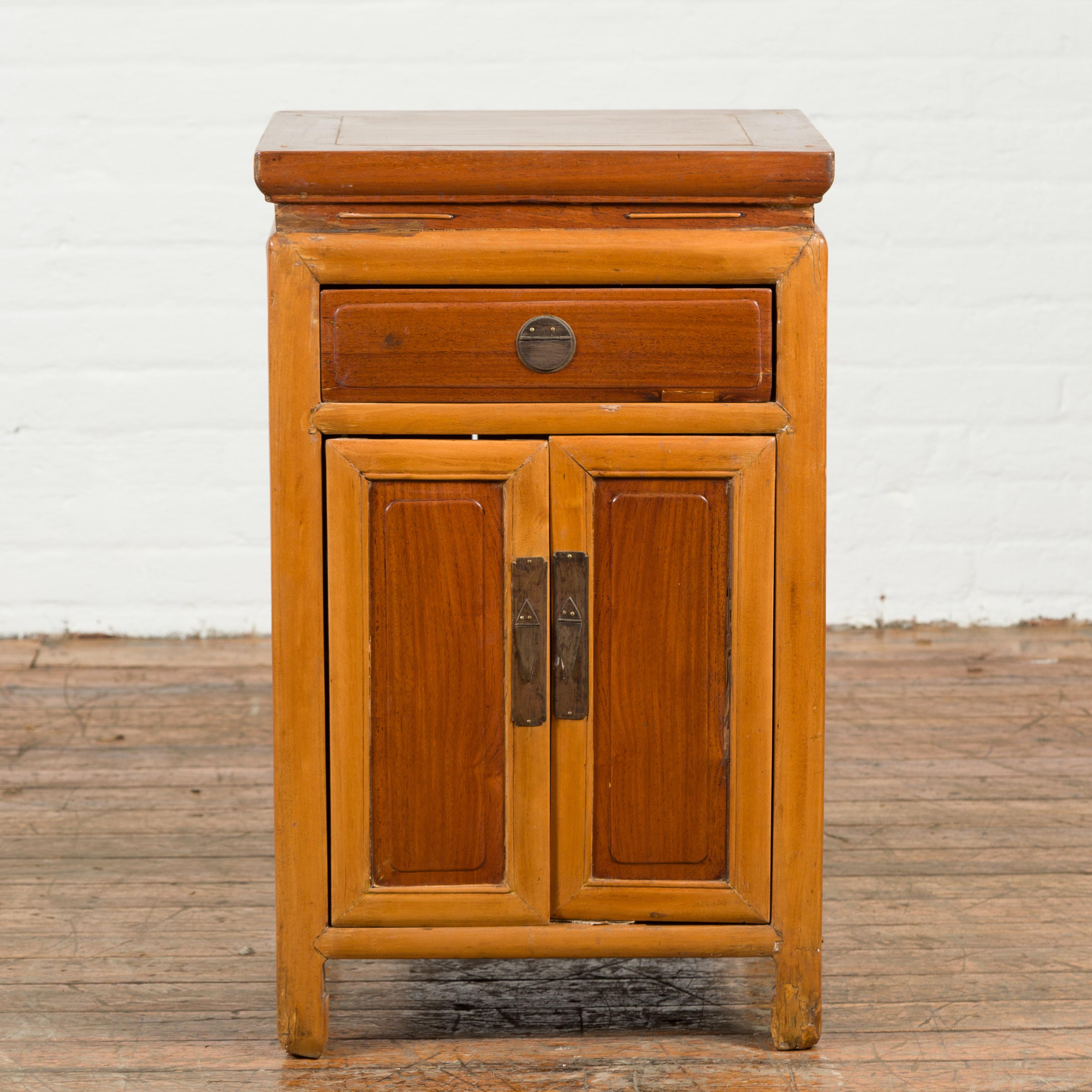Chinese Vintage Two-Toned Side Table with Single Drawer and Double Doors In Good Condition For Sale In Yonkers, NY