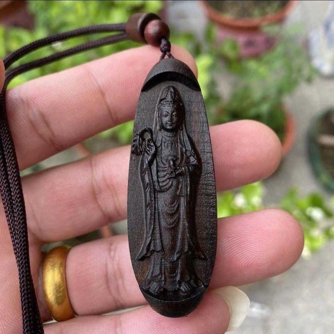 Chinese Vintage Wood Carving Standing Buddha Statue Pendent In Fair Condition For Sale In 景德镇市, CN