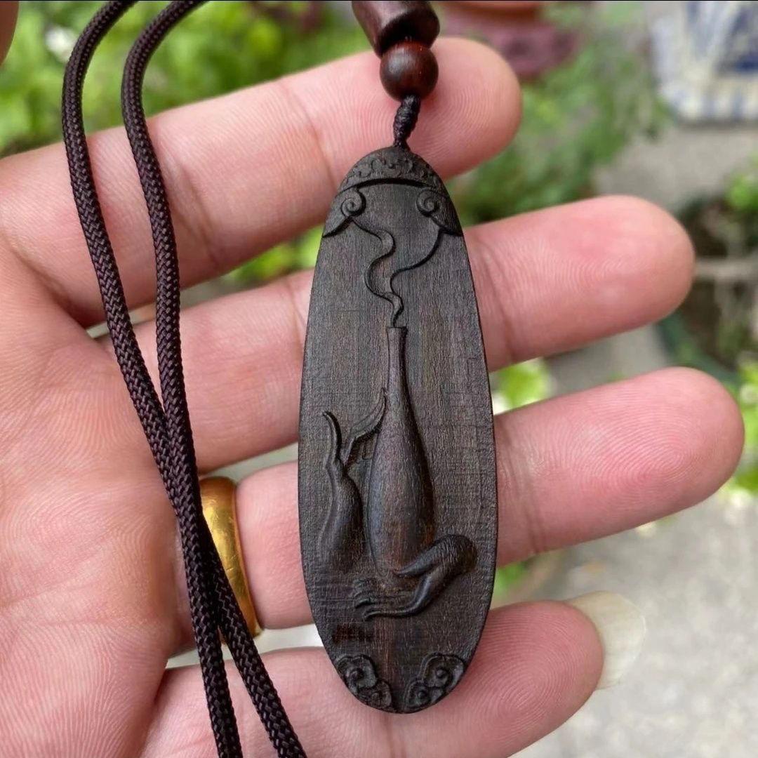 Chinese Vintage Wood Carving Standing Buddha Statue Pendent For Sale 1