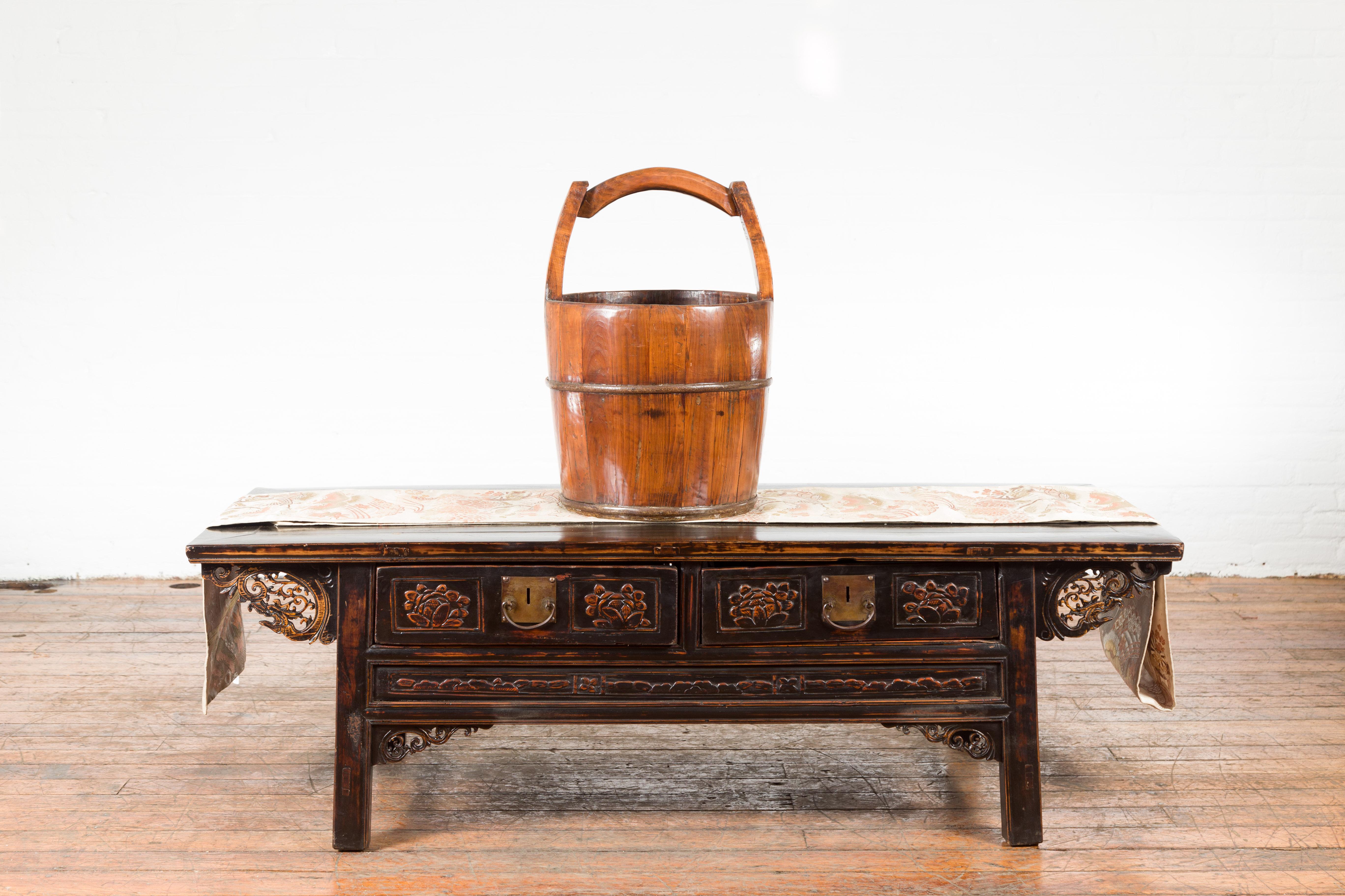 Chinese Vintage Wooden Grain Basket with Large Handle and Patina In Good Condition In Yonkers, NY