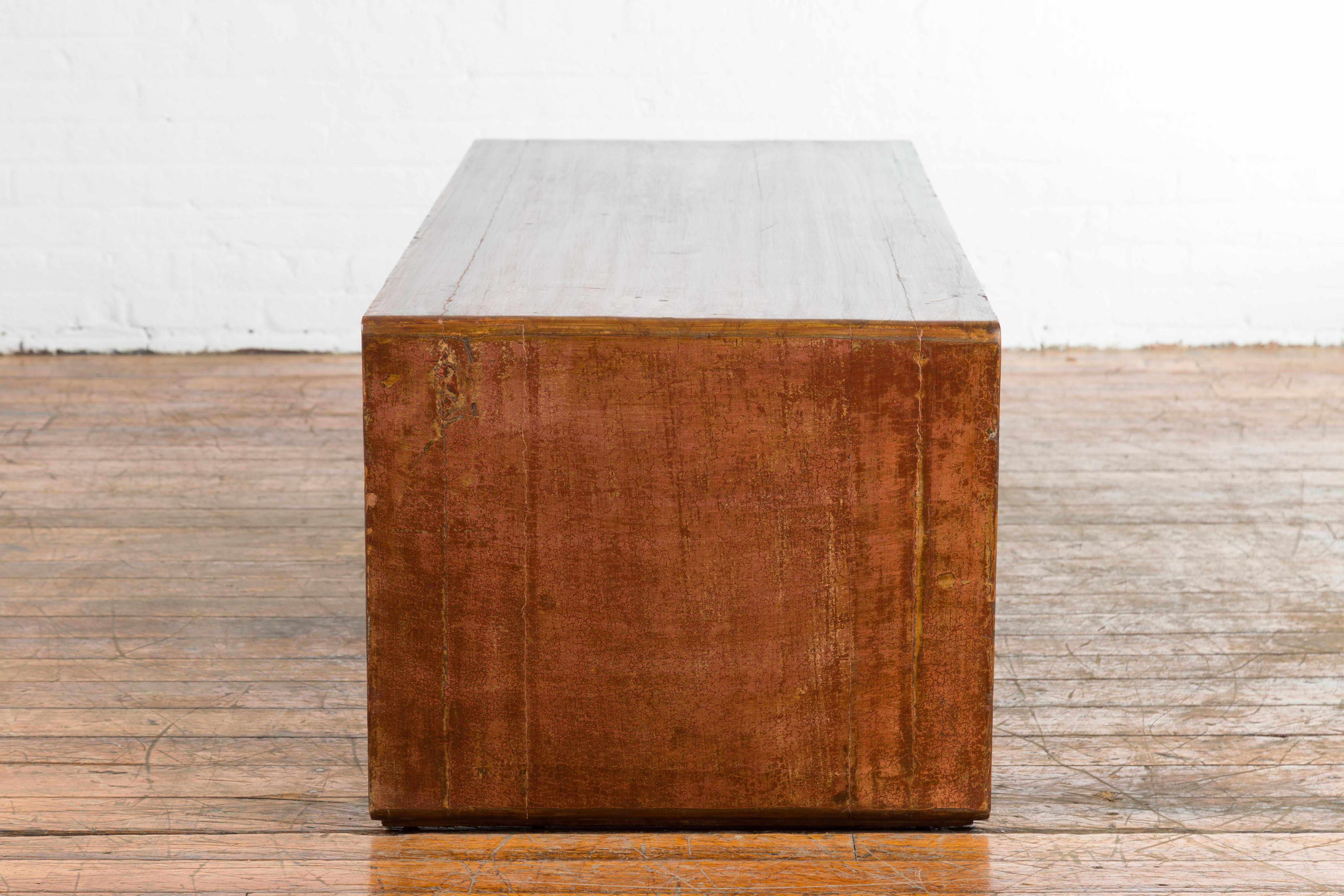 Chinesischer Vintage-Wasserfall-Couchtisch aus Holz mit patinierter Patina und Schnörkeln aus Holz im Angebot 6