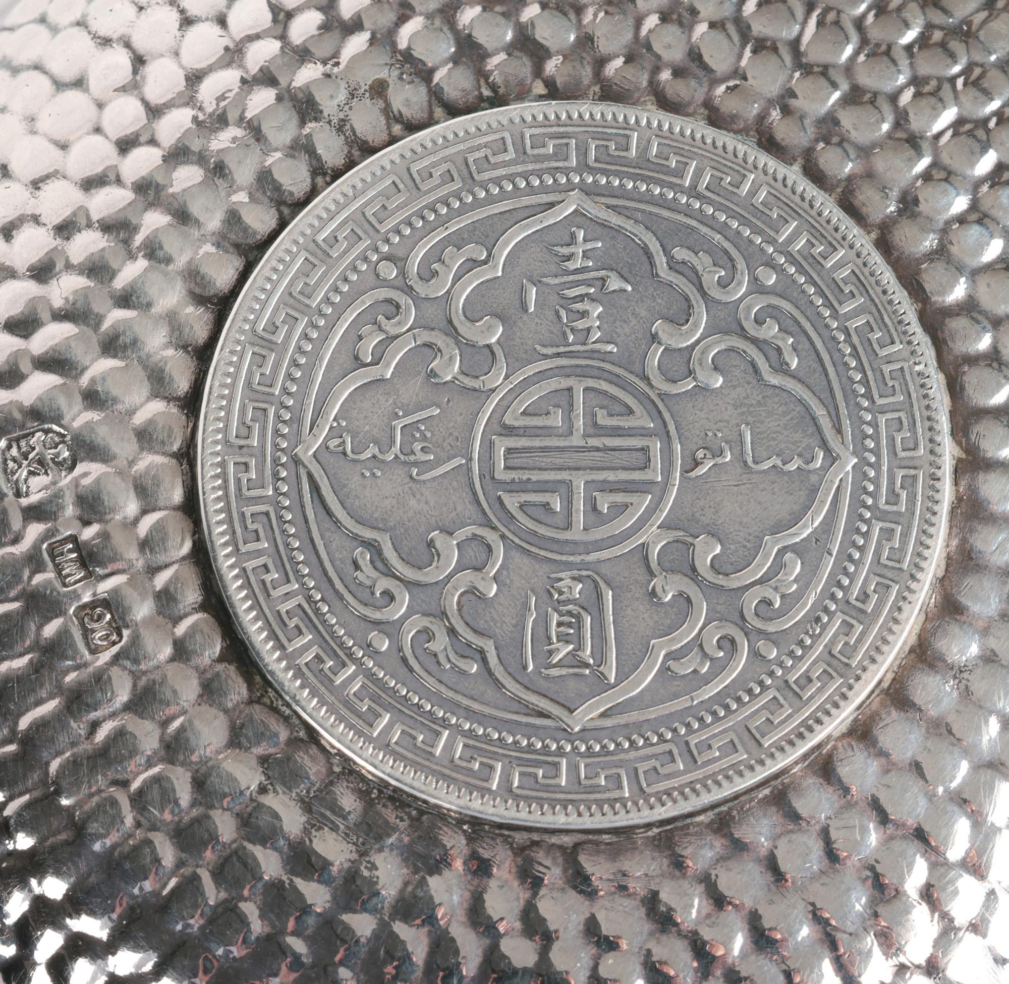 Set di dollari d'argento cinesi Wang Hing di Hong Kong con piatto a spillo in vendita 7