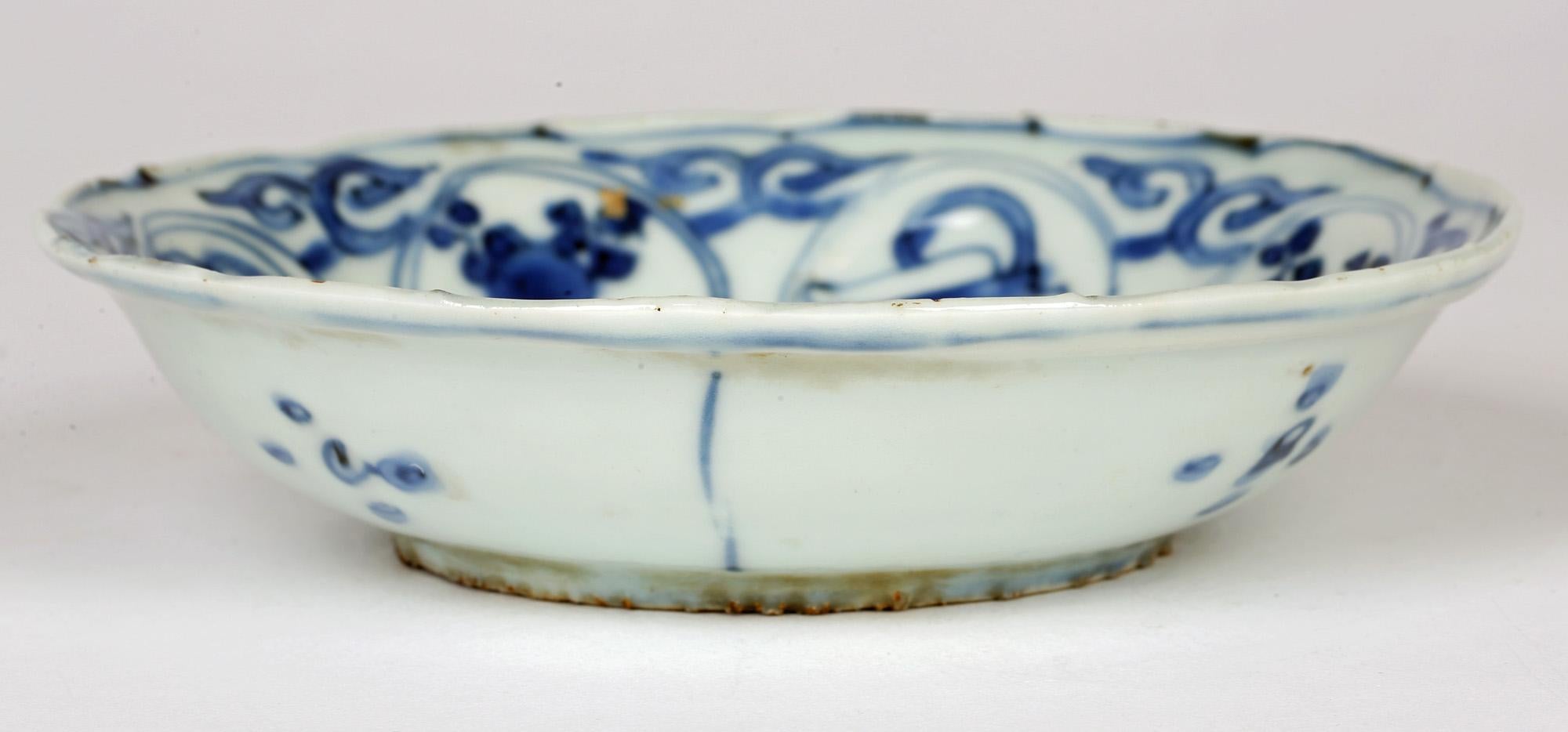 Glazed Chinese Wanli Blue & White Porcelain Precious Objects Shallow Dish For Sale