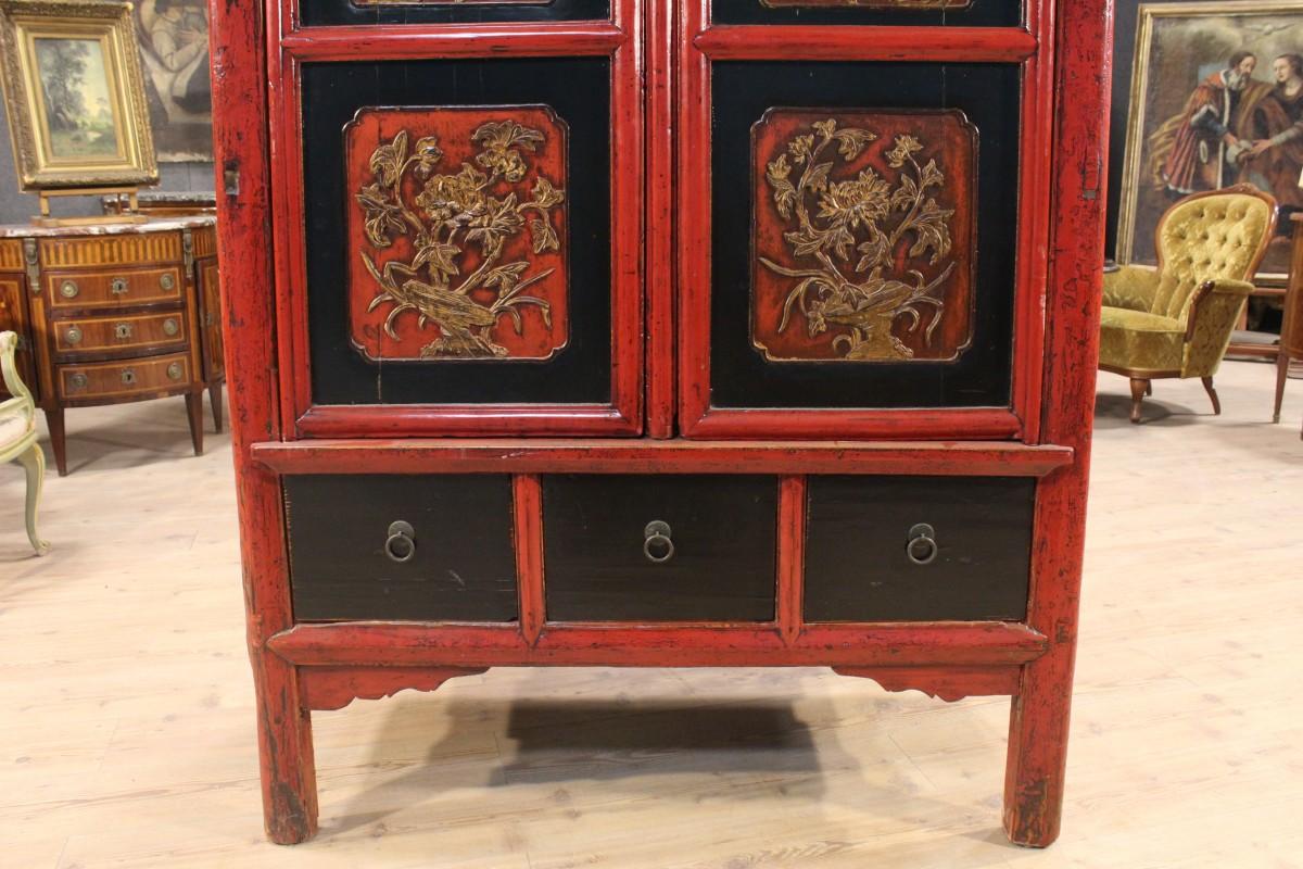 Chinese Wardrobe in Lacquered Wood from the 20th Century For Sale 8