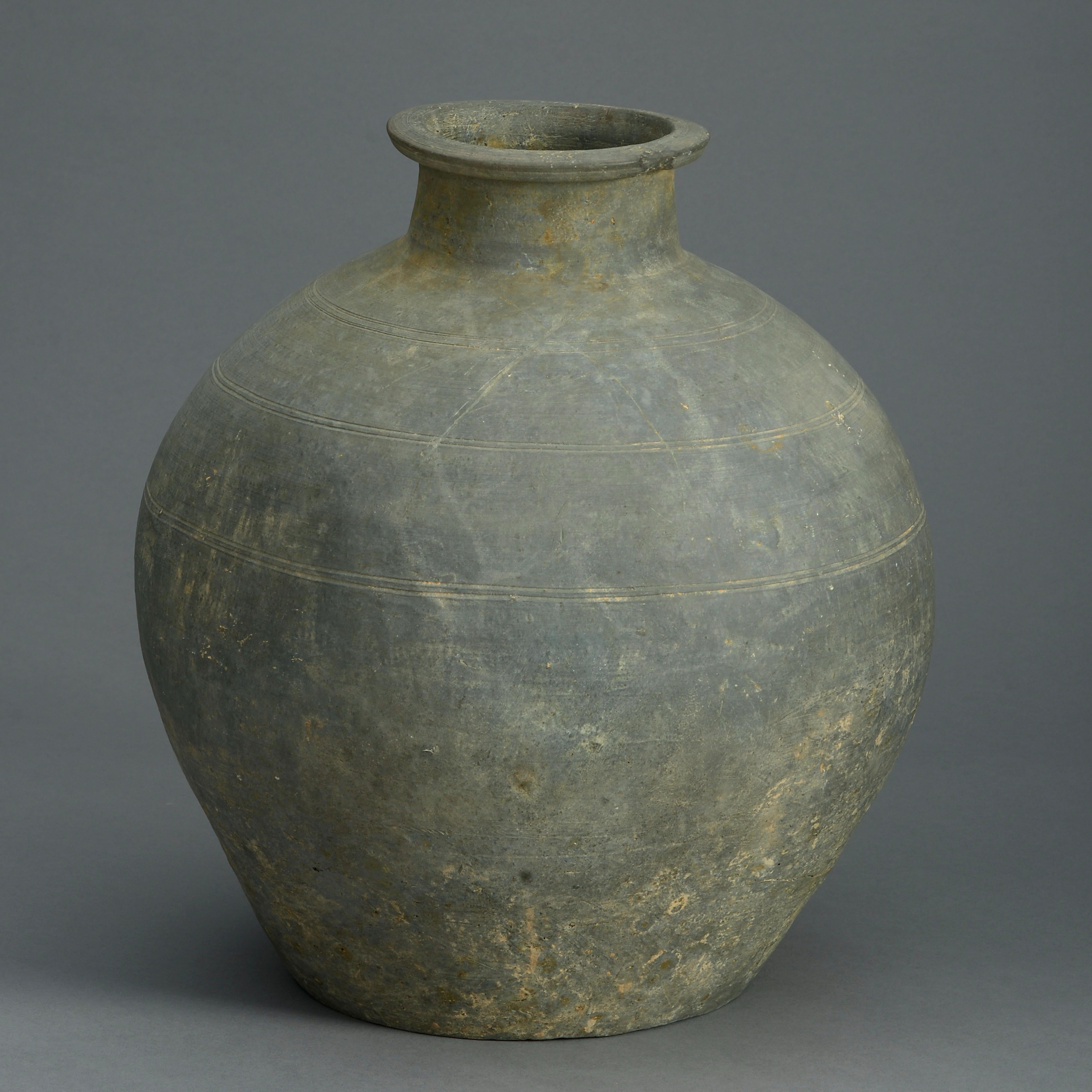 Chinese Warring States Period Grey Pottery Jar In Good Condition In London, GB