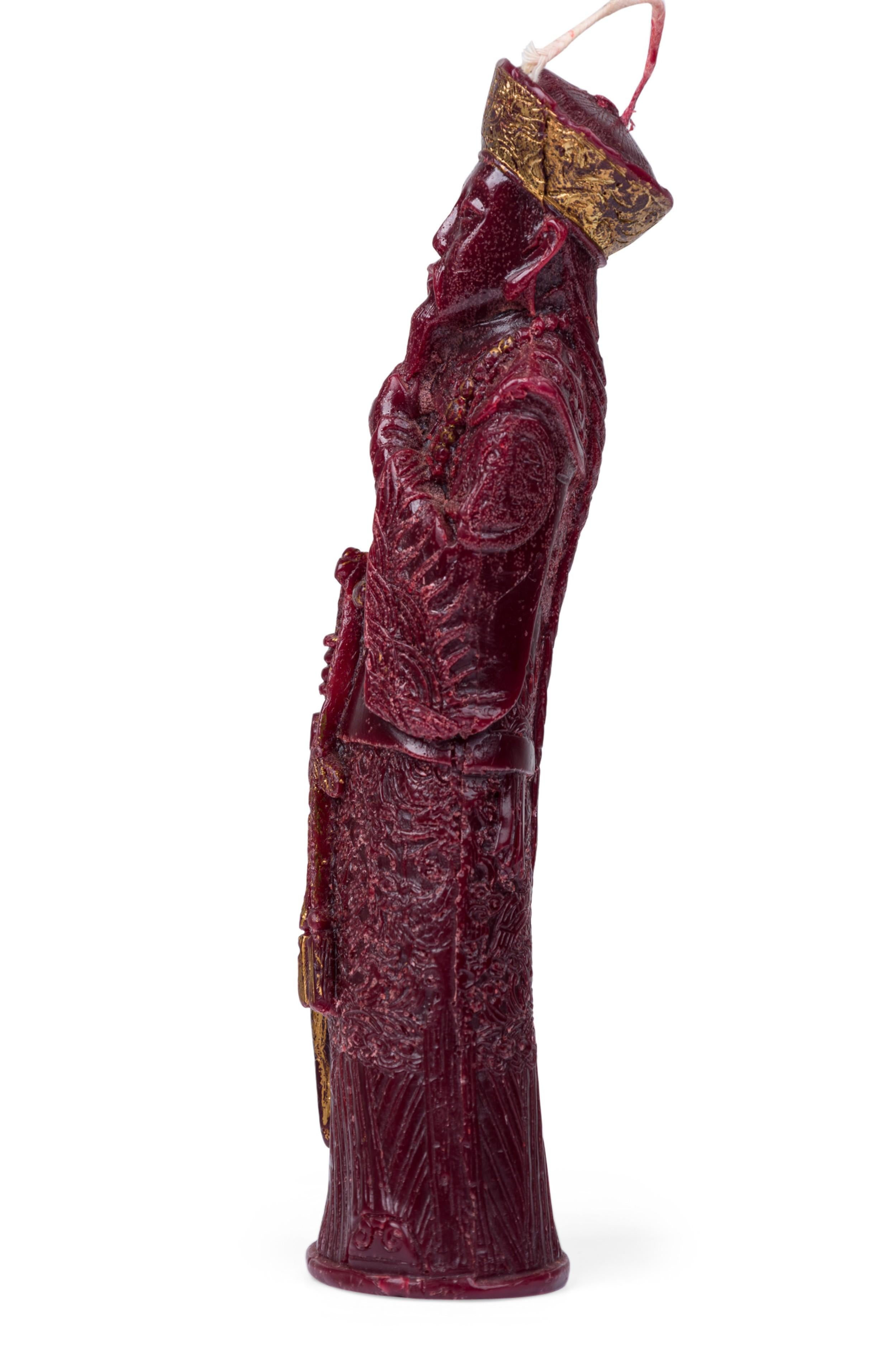 Esportazione cinese Chinese Wax Candle Figure Depicting an Emperor in vendita