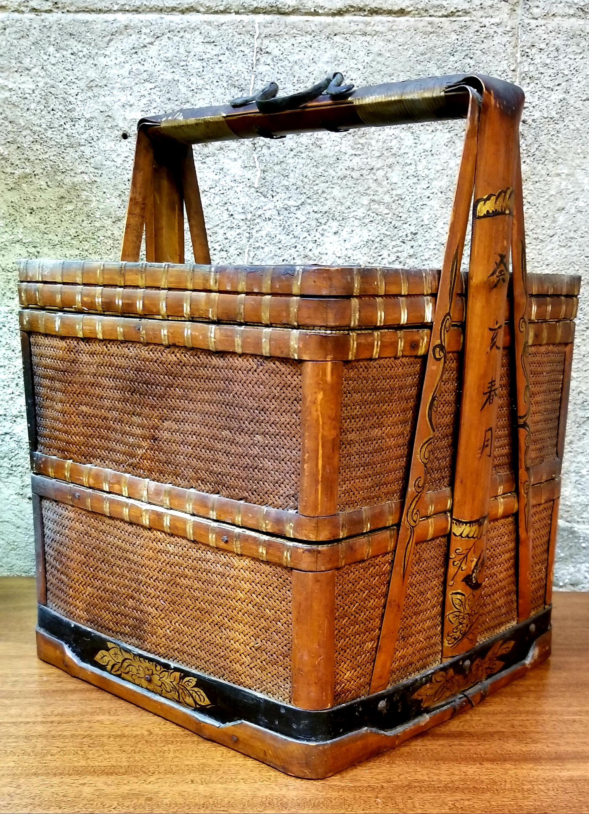 Chinese Wedding Basket 19th Century In Good Condition In Fulton, CA