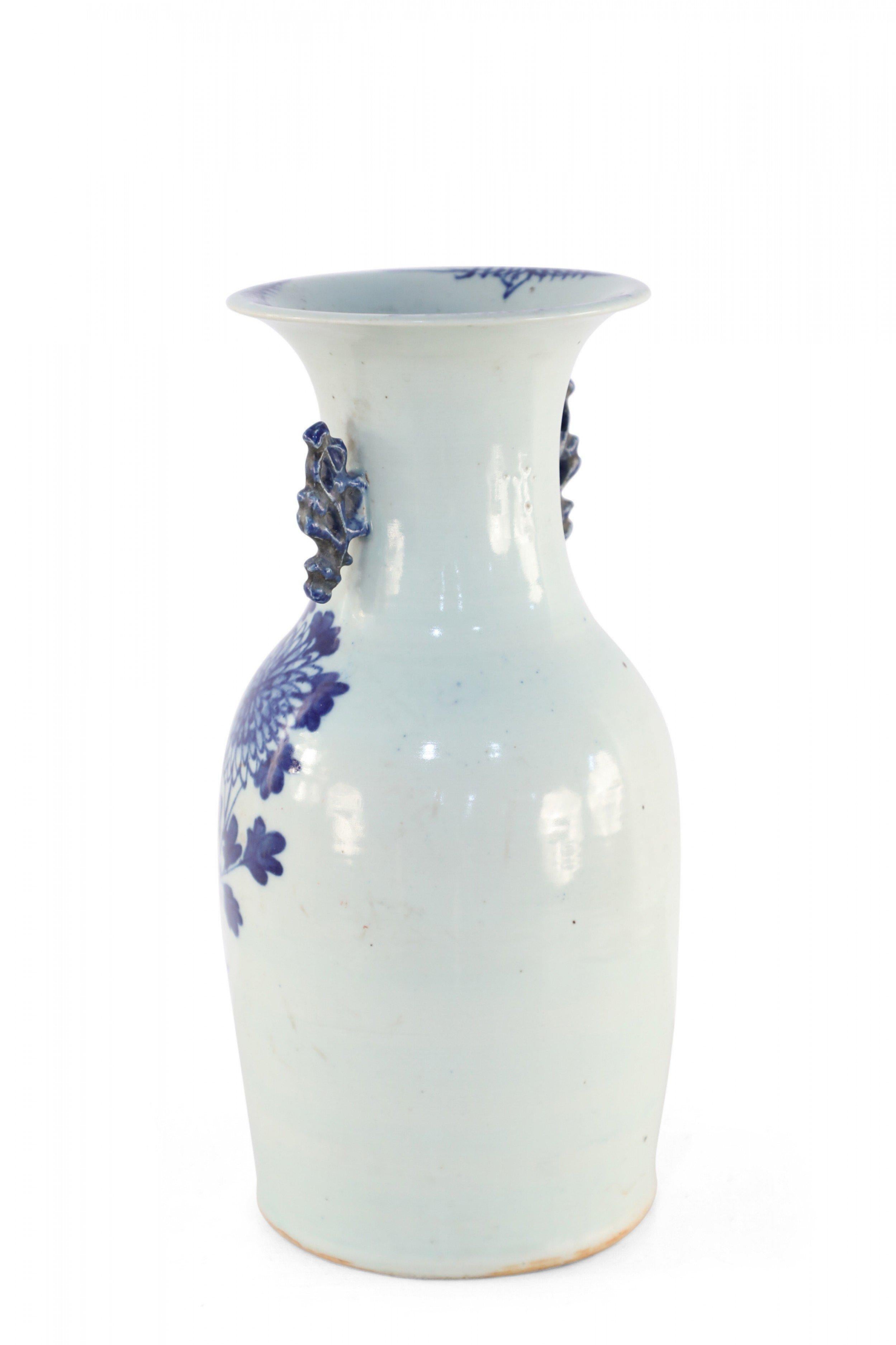 19th Century Chinese White and Blue Chrysanthemum and Bird Porcelain Urn For Sale
