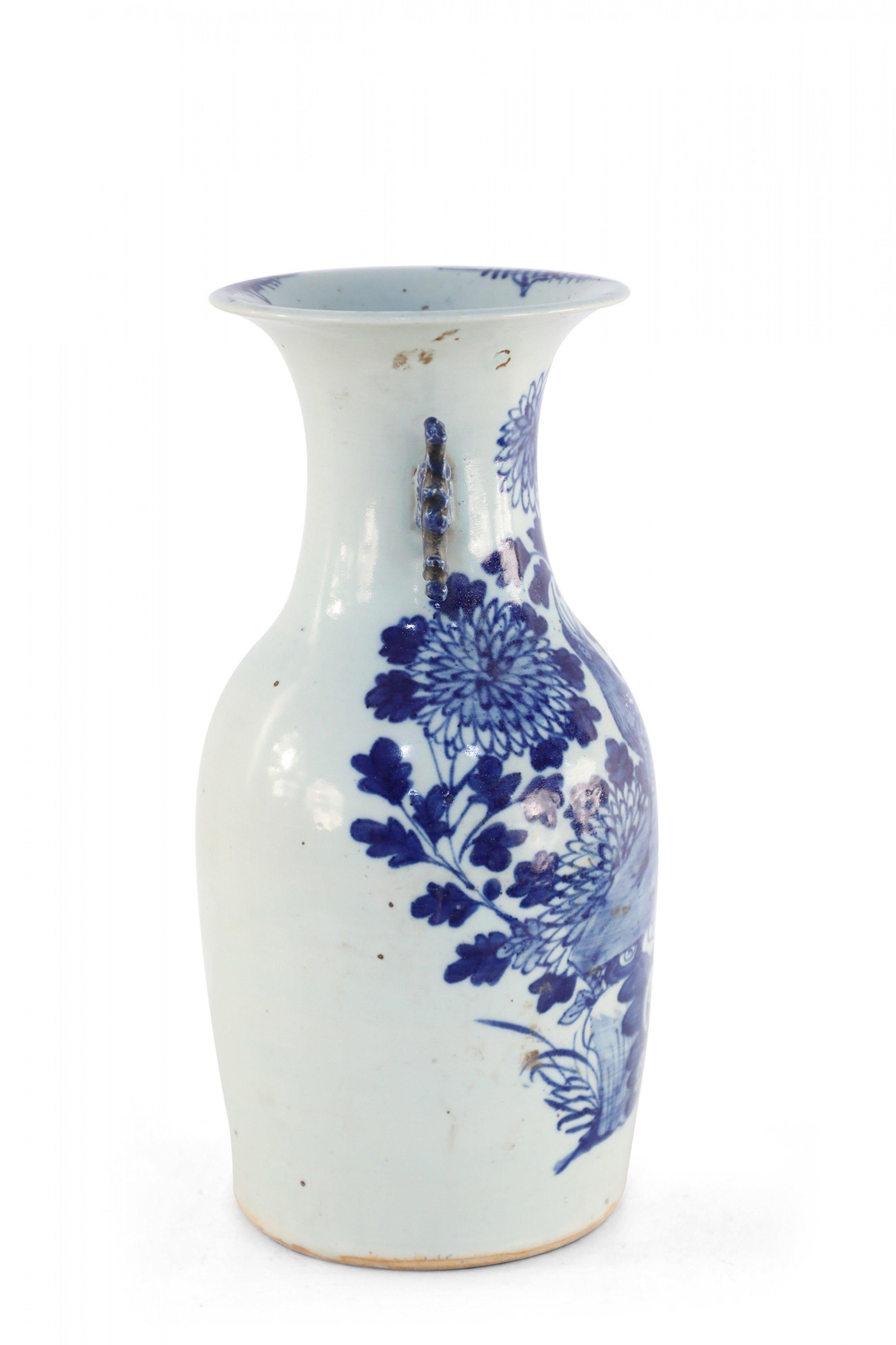 Chinese White and Blue Chrysanthemum and Bird Porcelain Urn For Sale 2