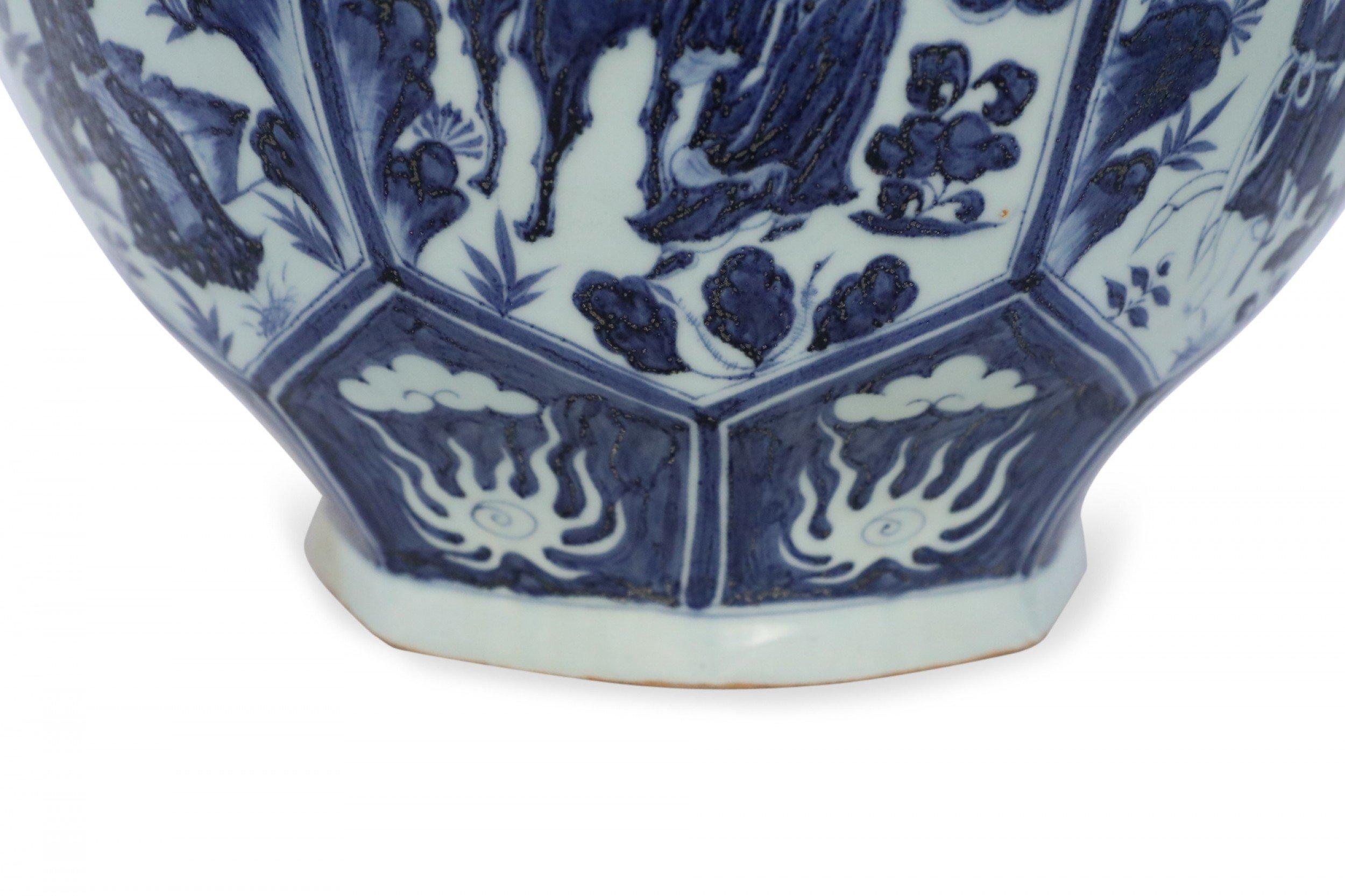 Chinese White and Blue Octagonal Porcelain Pot 4