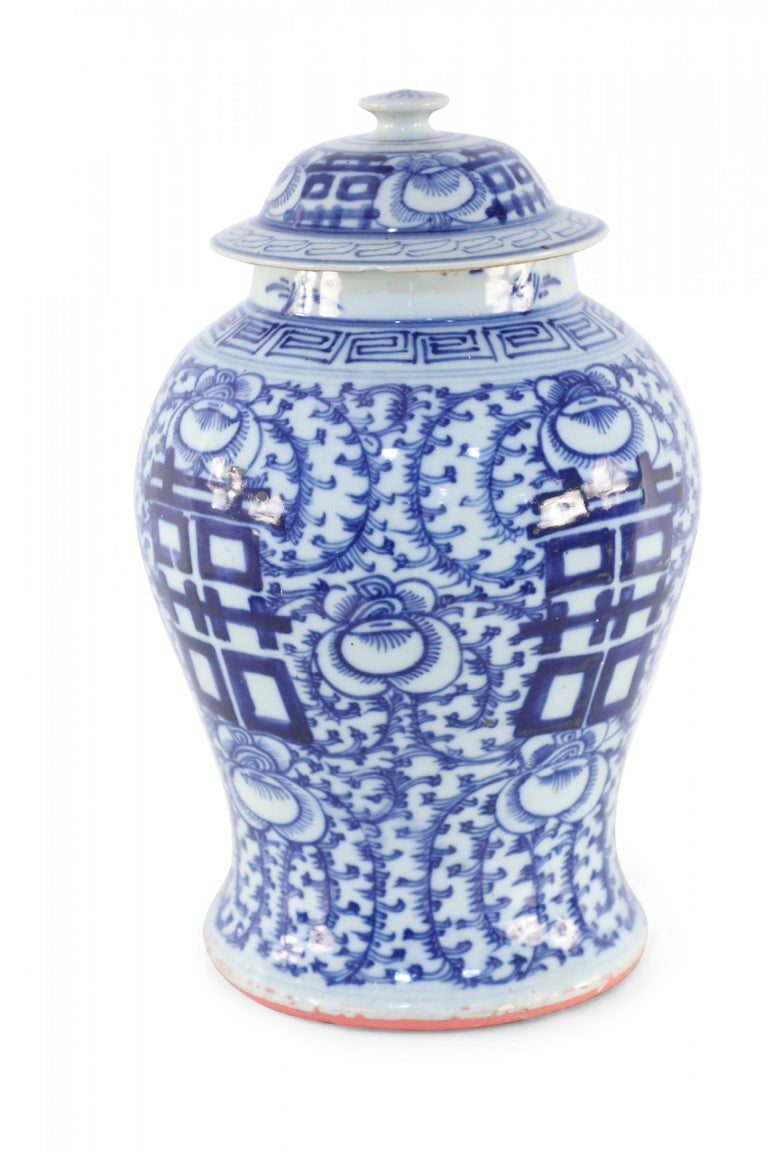 Chinese White and Blue Vine Motif Lidded Porcelain Ginger Jars For Sale 3