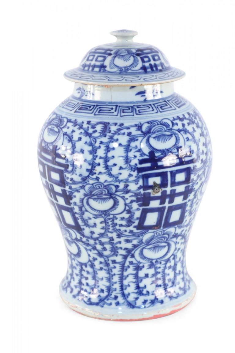 Chinese White and Blue Vine Motif Lidded Porcelain Ginger Jars For Sale 4