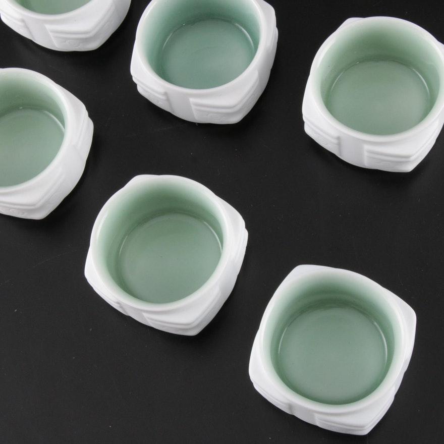 Chinesisches Teeservice aus glasierter Keramik in Weiß und Celadon im Zustand „Gut“ im Angebot in Harlingen, TX