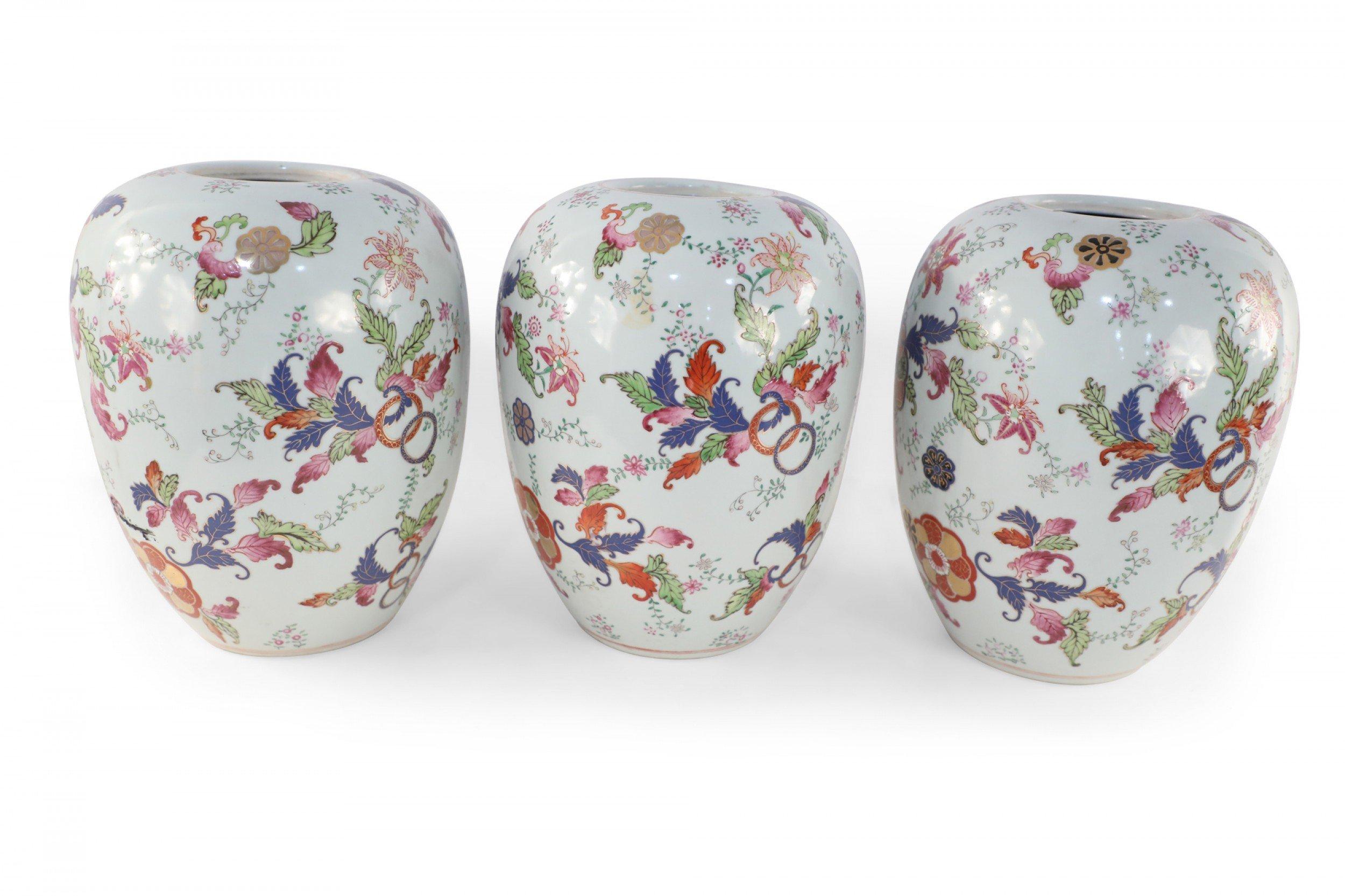 20th Century Chinese White and Floral Pattern Porcelain Jars For Sale