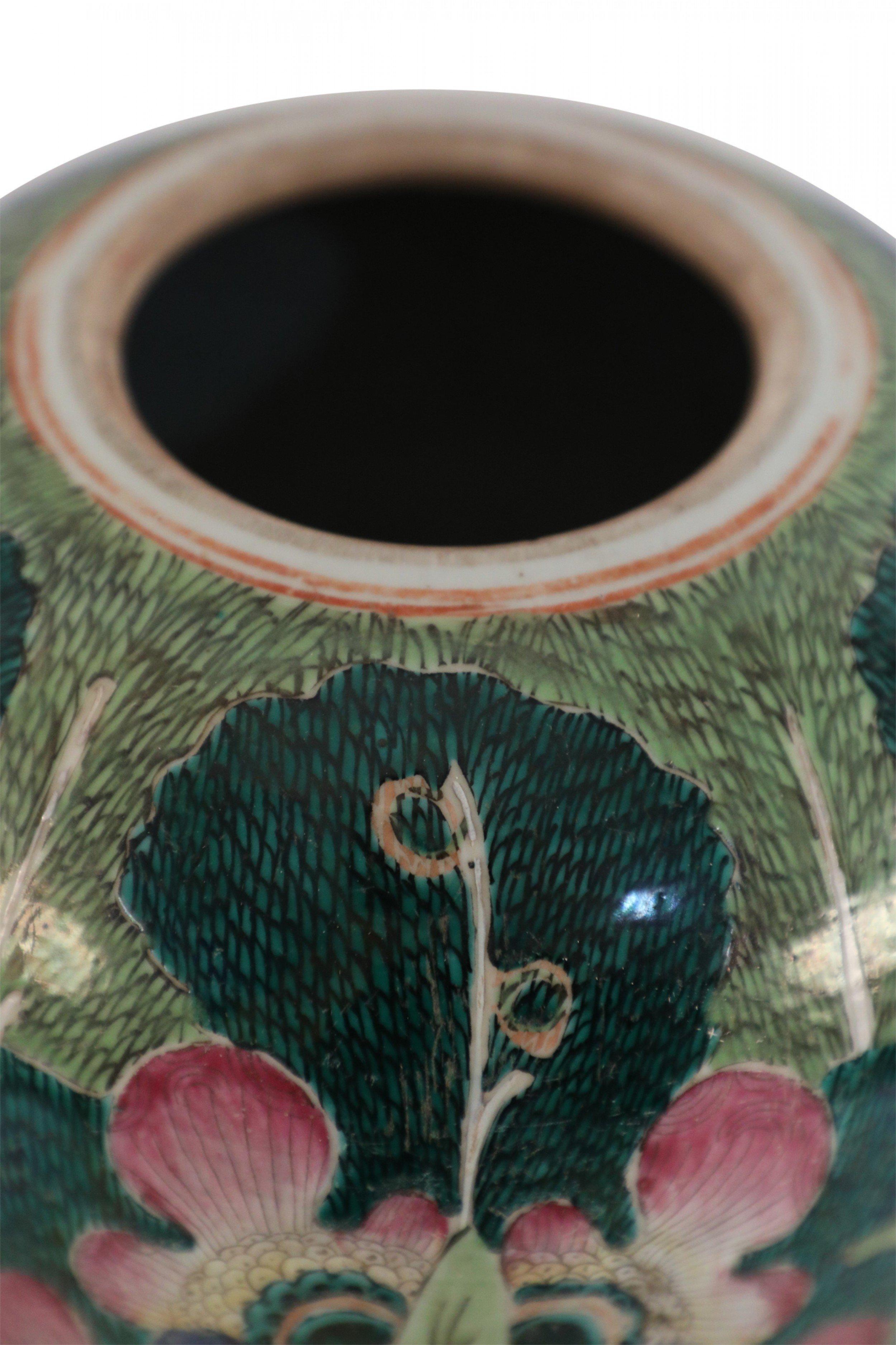 Chinese White and Green Vegetal Winter Melon Porcelain Vase For Sale 4