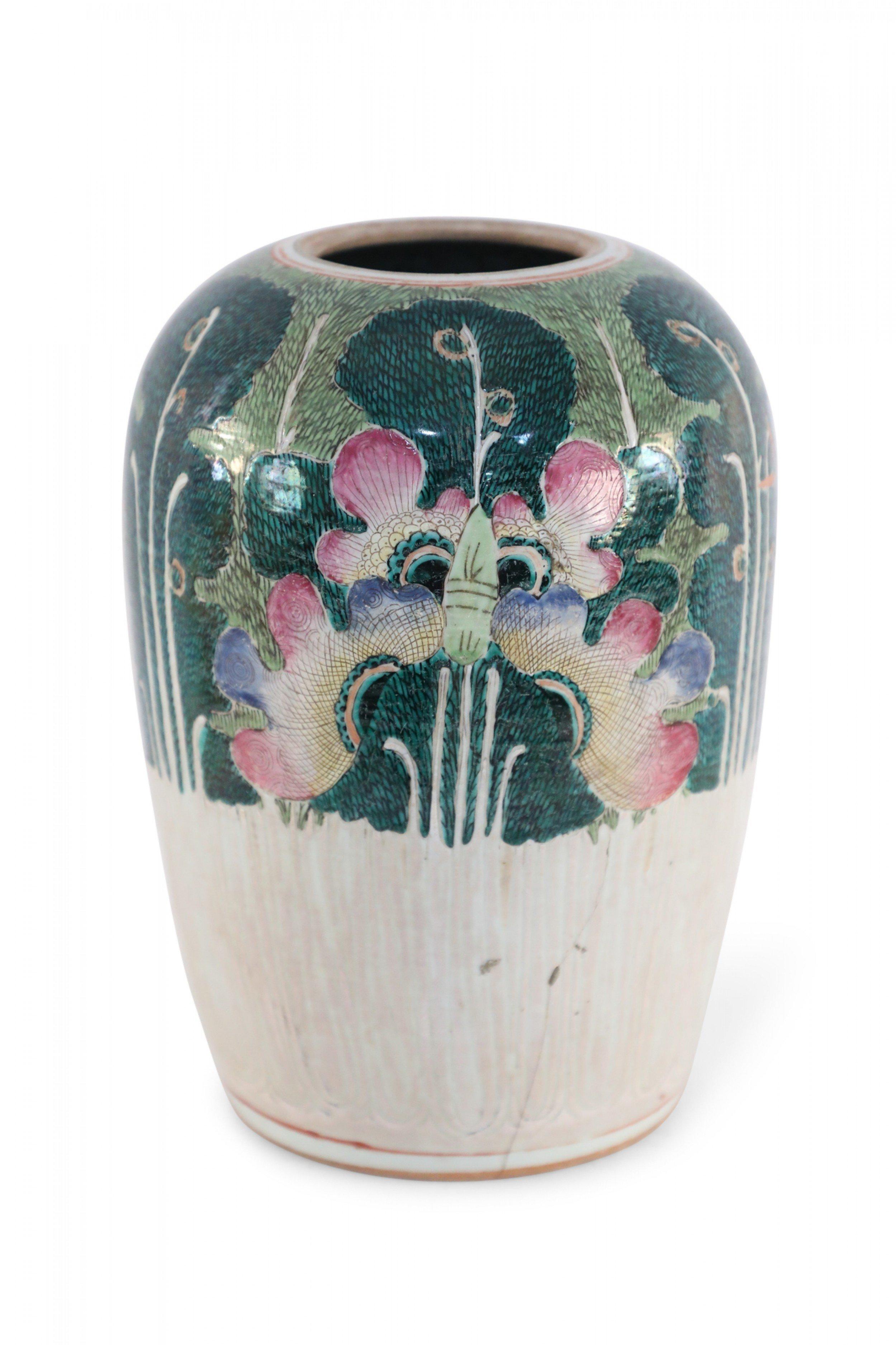 Chinese White and Green Vegetal Winter Melon Porcelain Vase For Sale 1