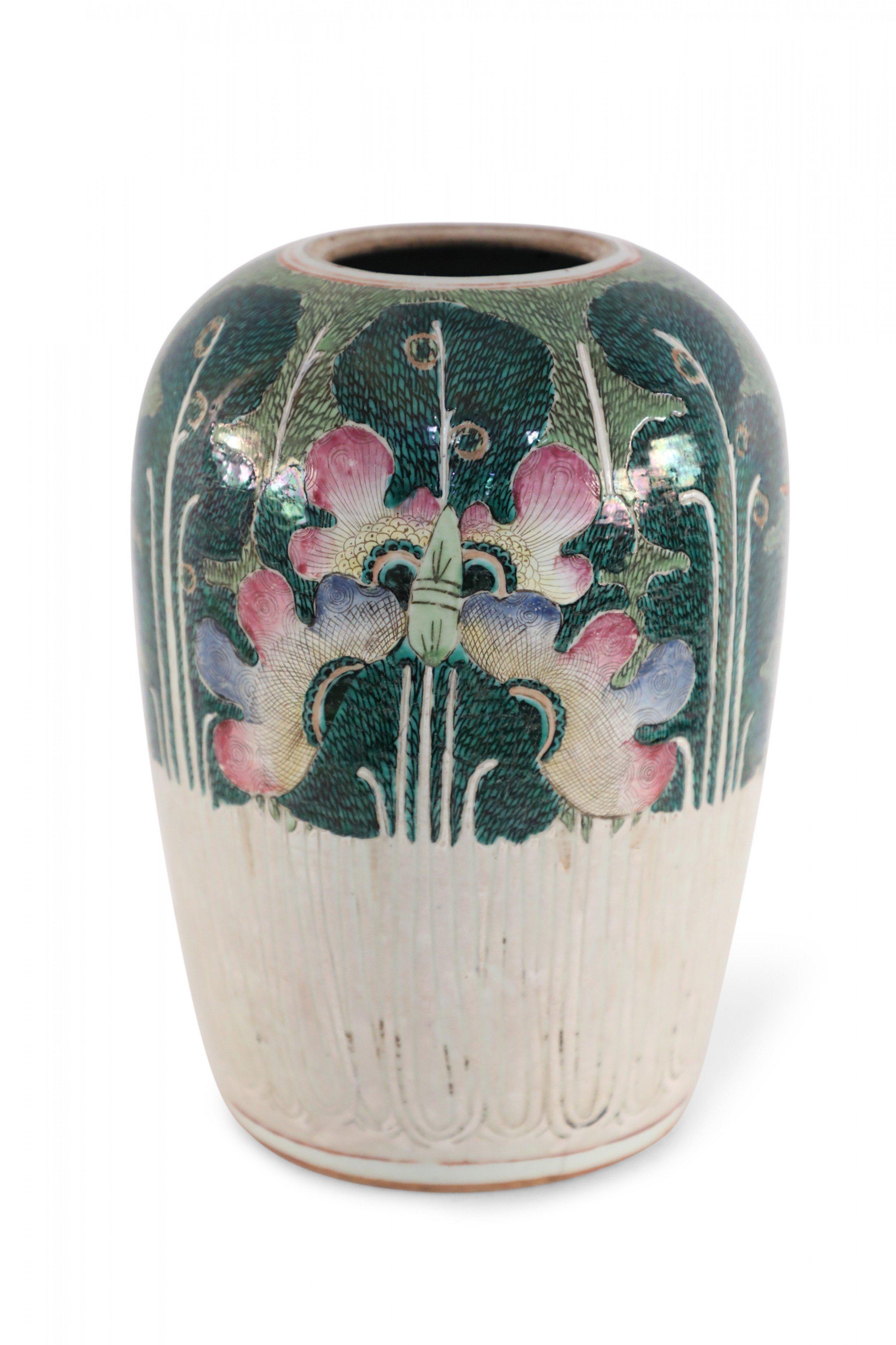 Chinese White and Green Vegetal Winter Melon Porcelain Vase For Sale 3
