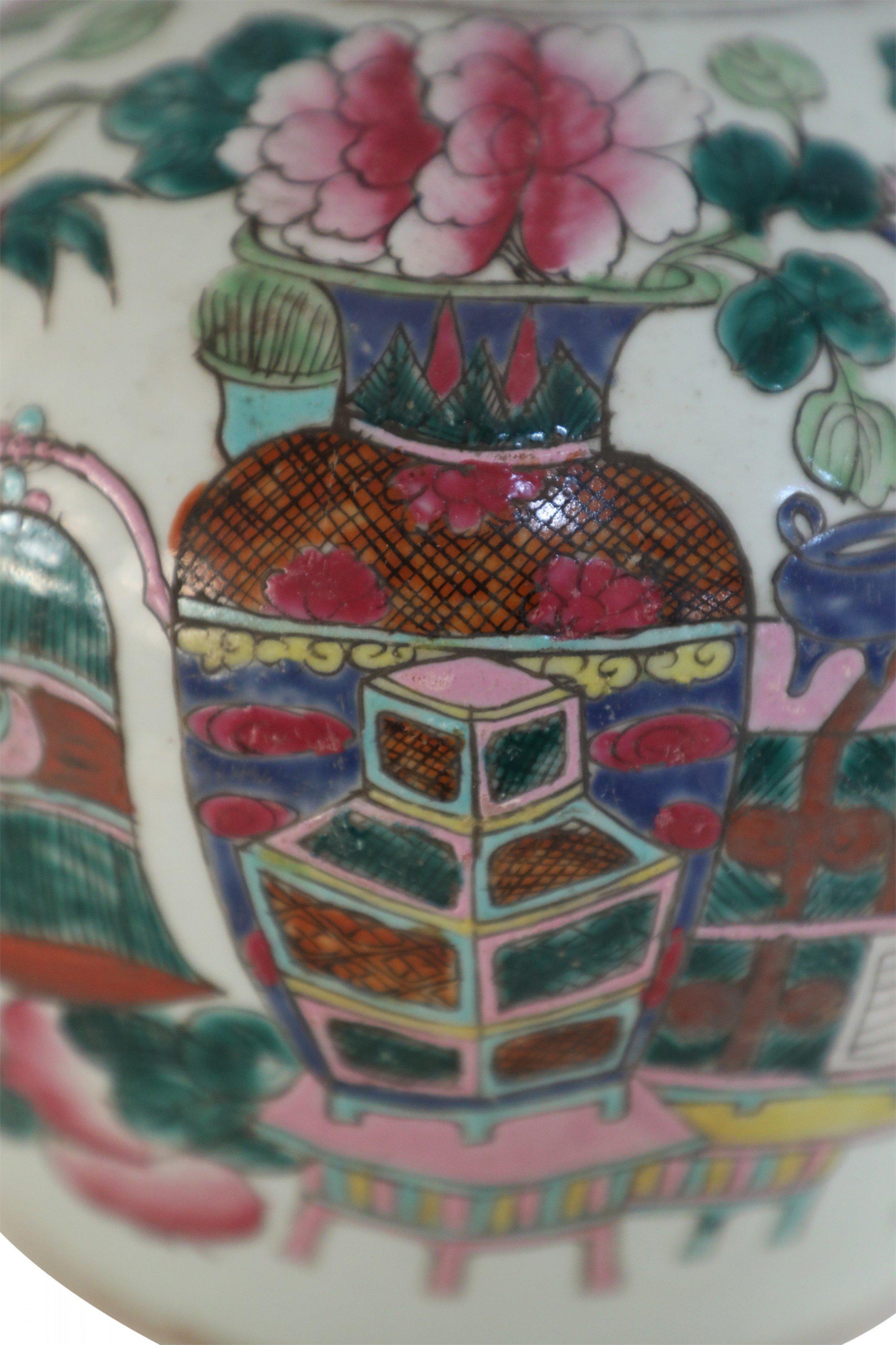 Chinesisches, weißes und mehrfarbiges Porzellan-Aquamelonglas mit Dekoration im Angebot 2