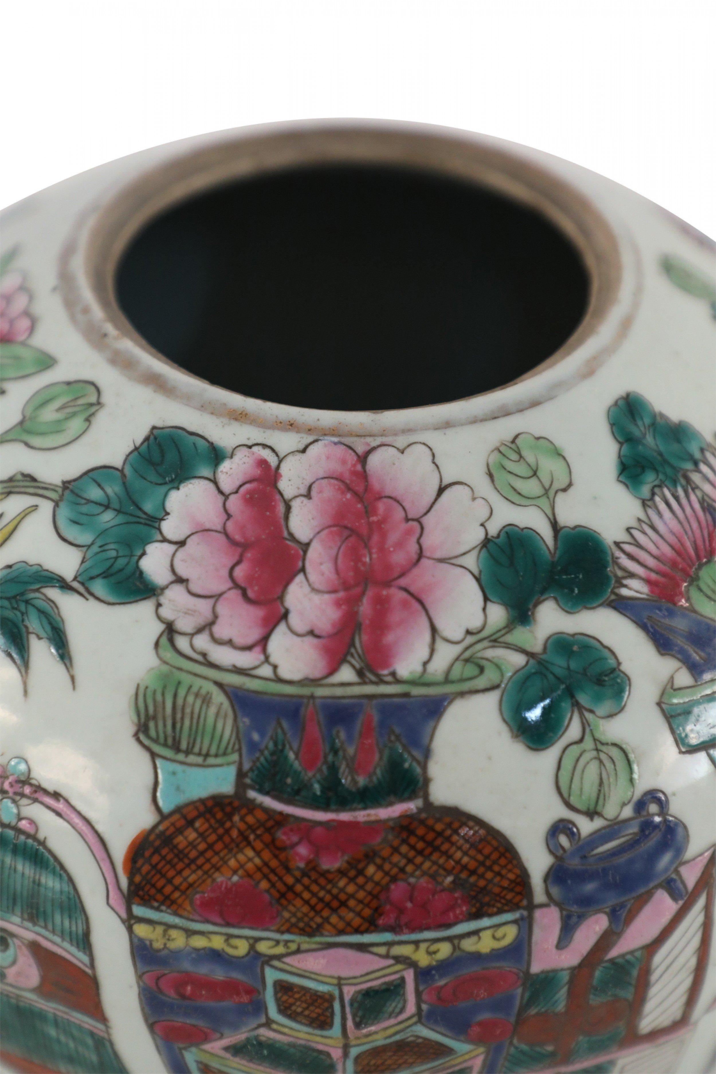 Pot à melon en porcelaine à décorations blanches et multicolores de Chine en vente 1
