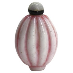 Tabatière chinoise en verre blanc et rose