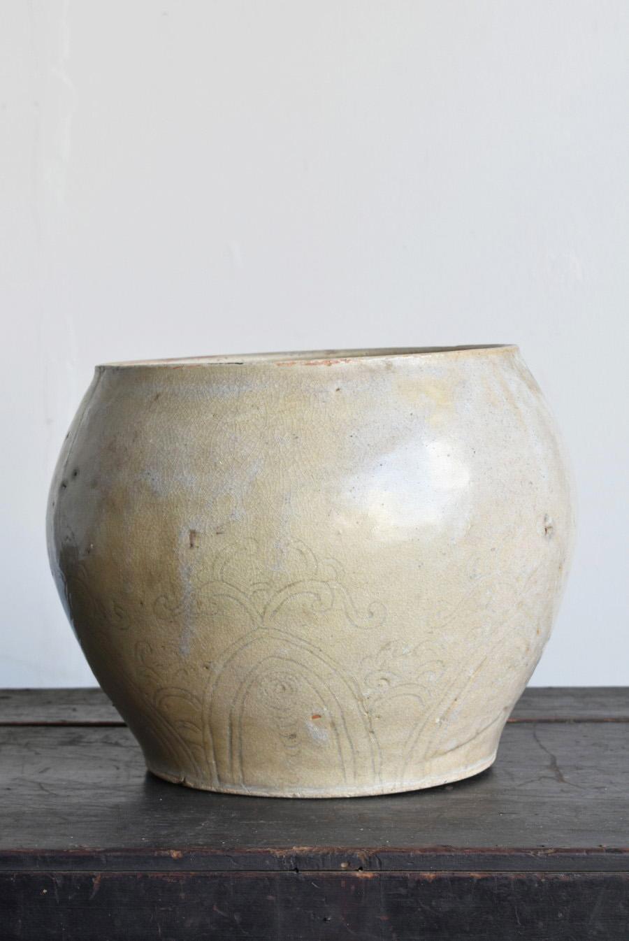 Chinese White Antique Pottery Jar / 12th-14th Century / Beautiful Vase 2