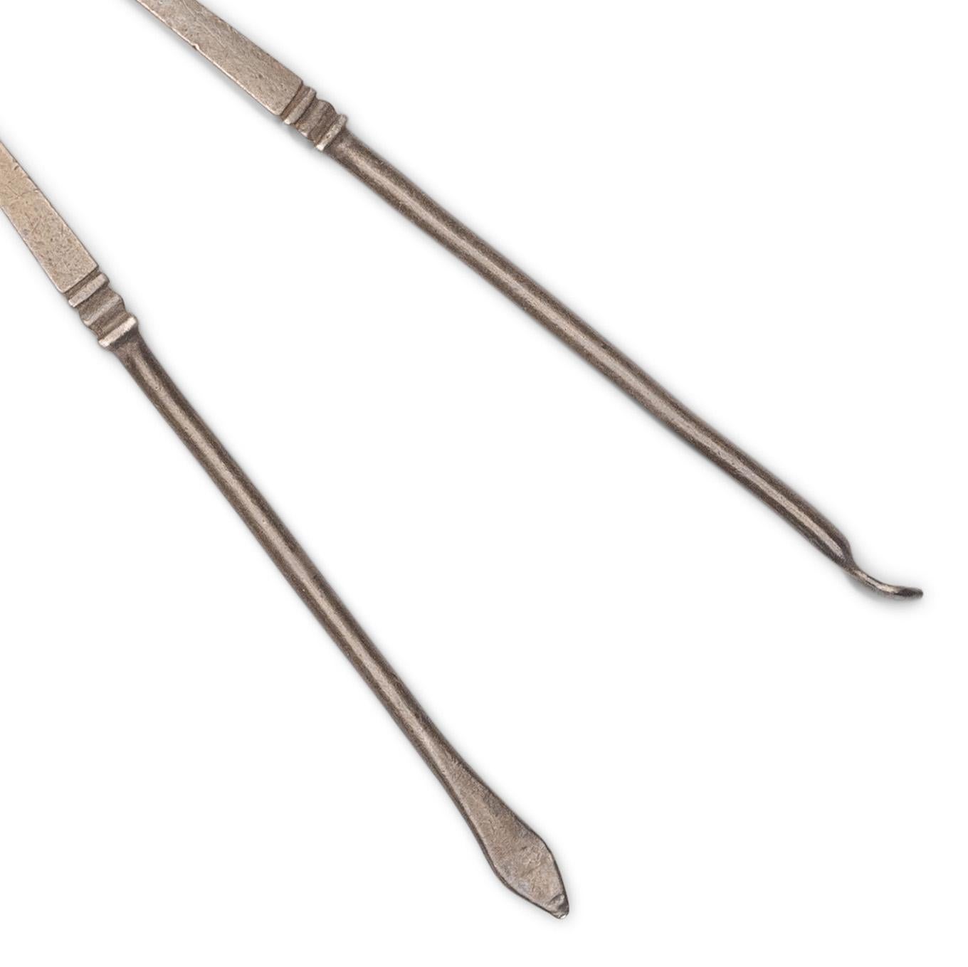 Qing Set d'outils à opium chinois en laiton blanc, c. C. 1900 en vente