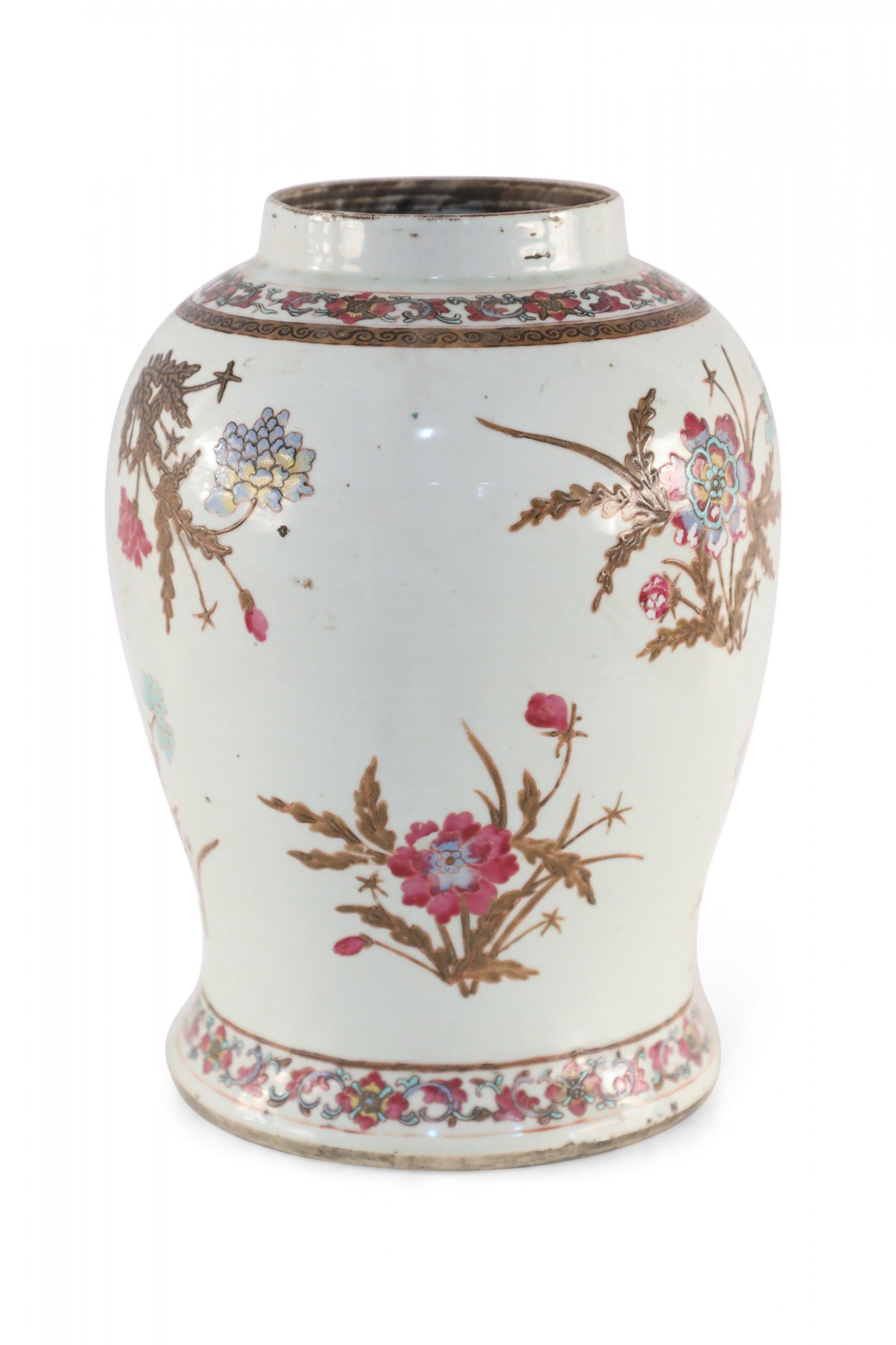 Cinese Vaso cinese in porcellana con motivo floreale bianco, marrone e magenta in vendita
