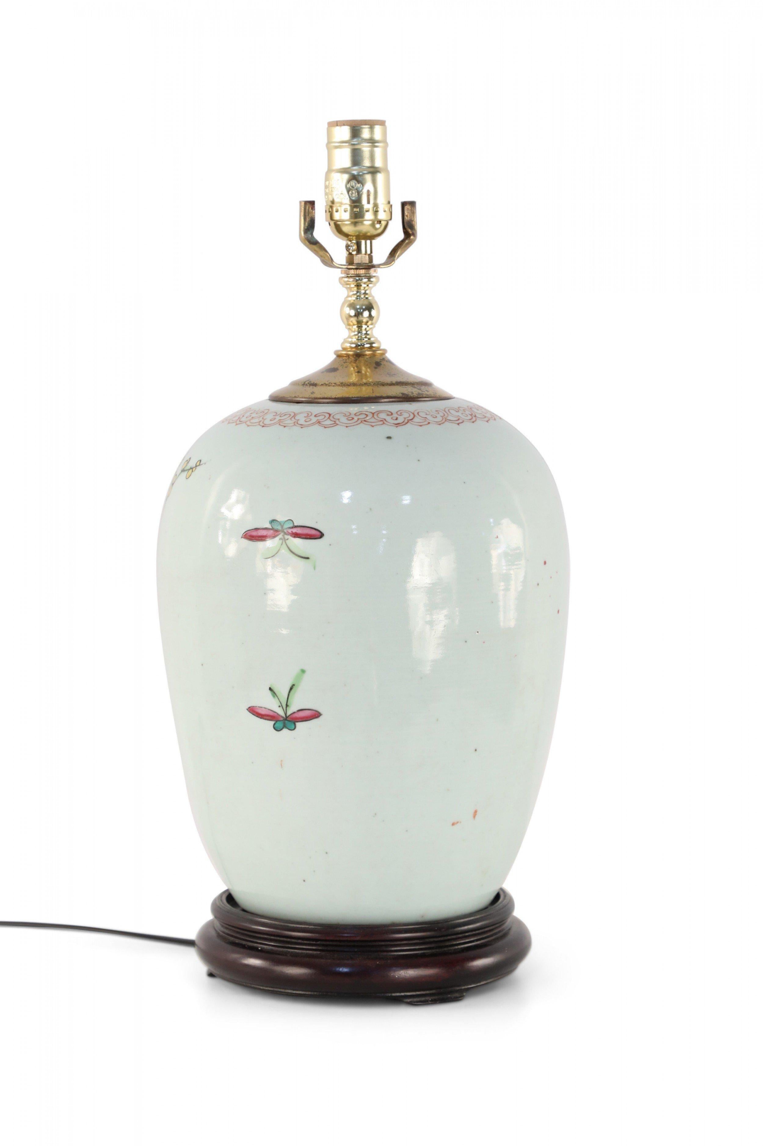 20th Century Chinese White Floral Patterned Porcelain Table Lamp For Sale