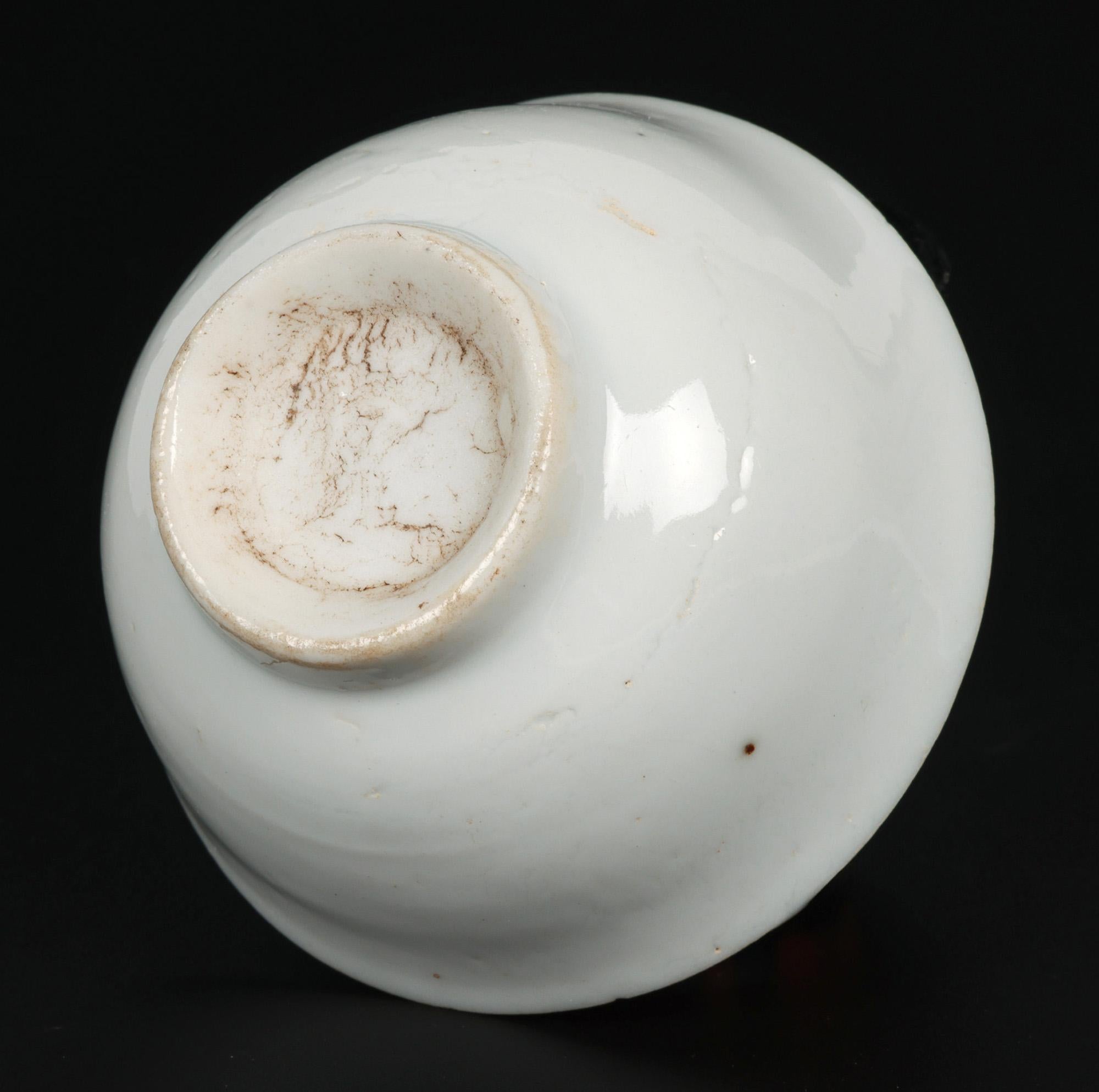 Chinese White Glazed Small Circular Porcelain Bowl For Sale 4