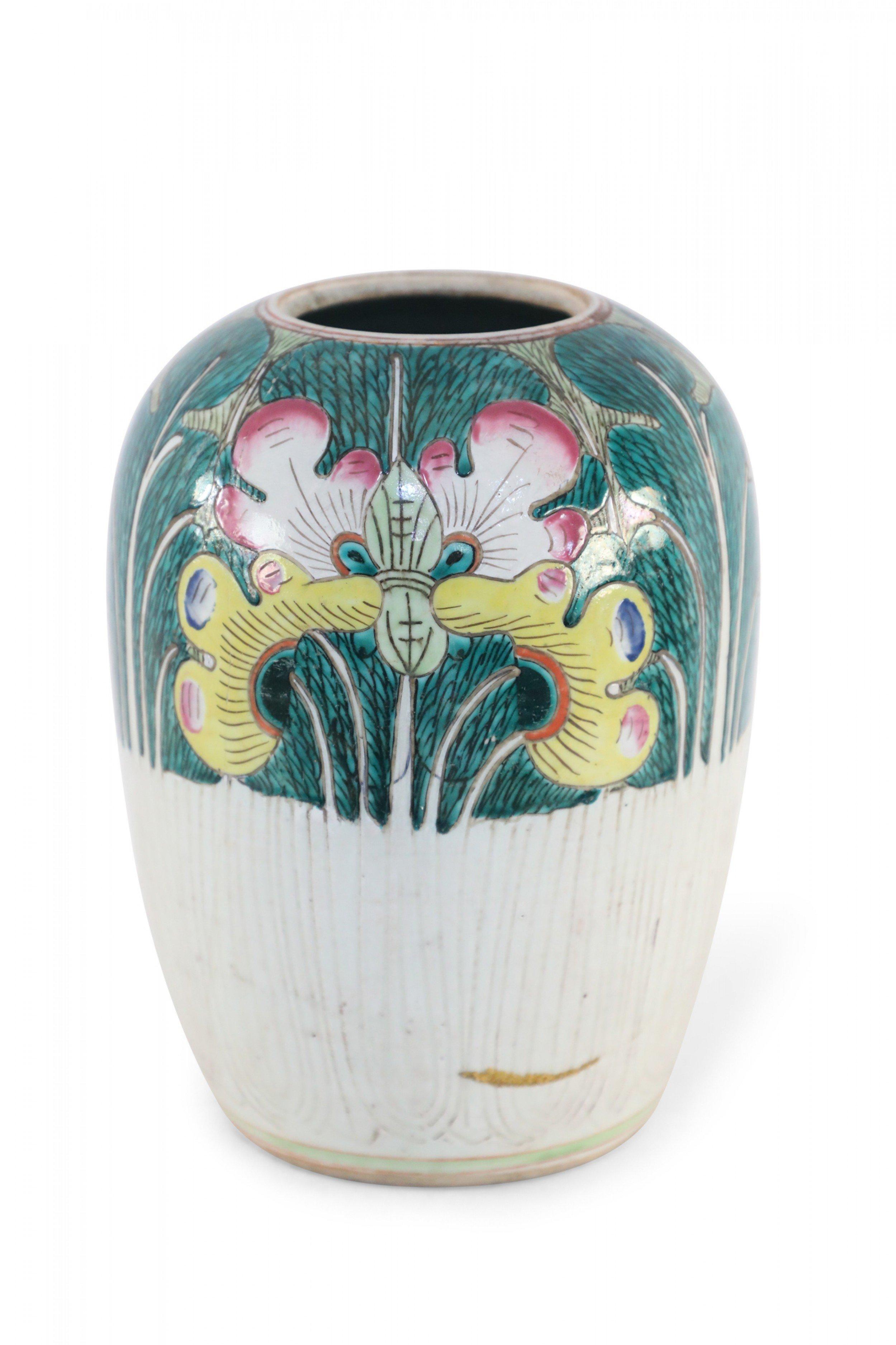 Chinese White Green and Yellow Vegetal Winter Melon Porcelain Vase In Good Condition For Sale In New York, NY