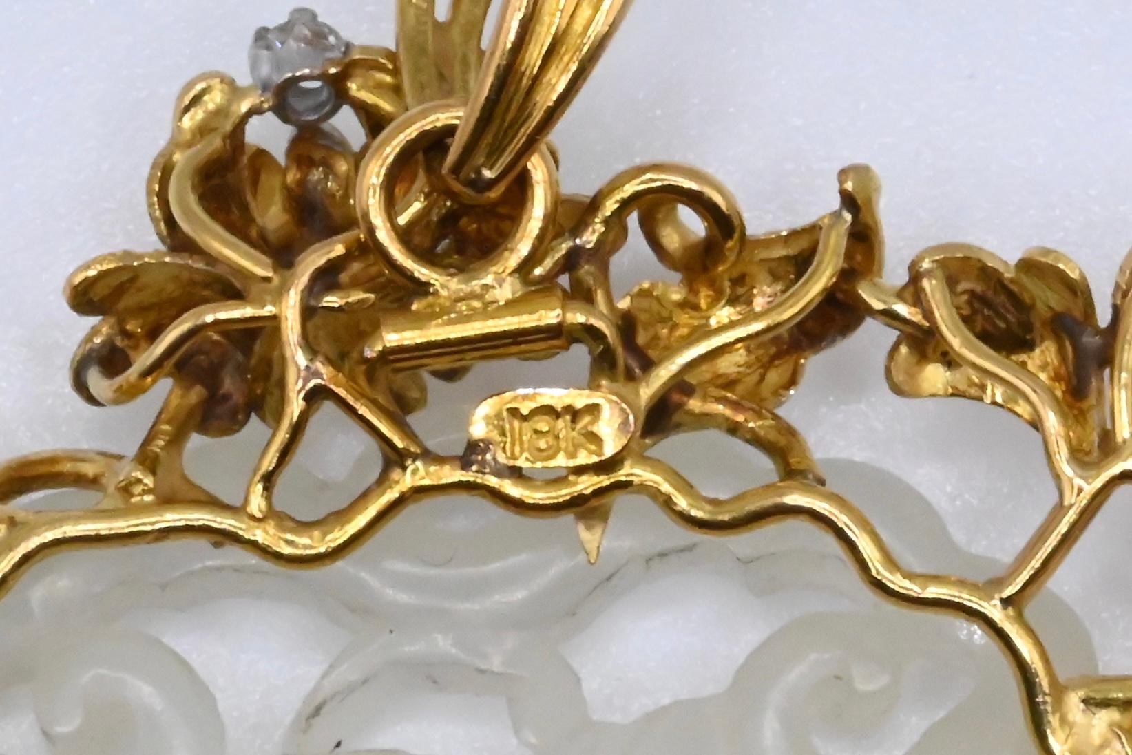   Pendentif chinois en jade blanc avec or jaune 18 carats et diamants Unisexe 