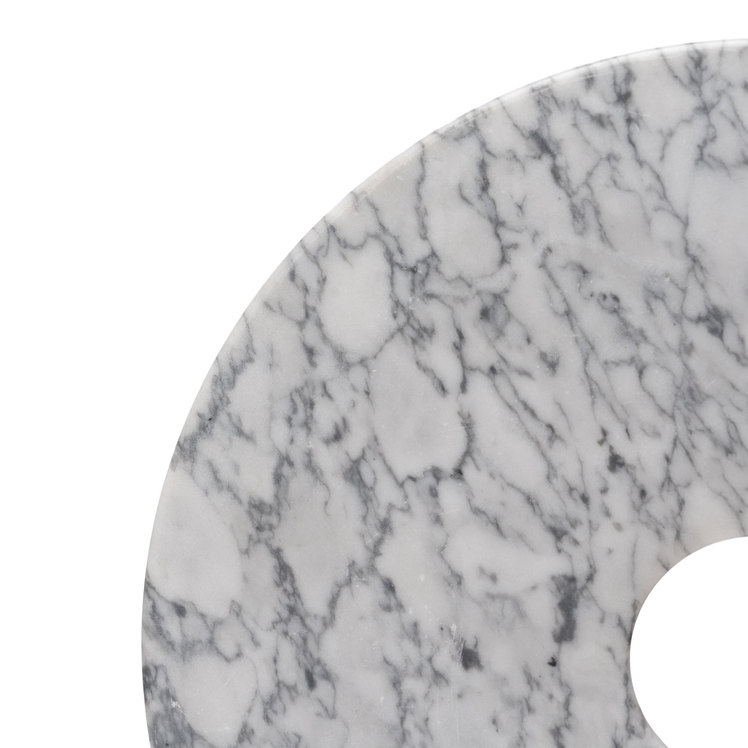 Organique Disque Bi en marbre blanc de Chine en vente