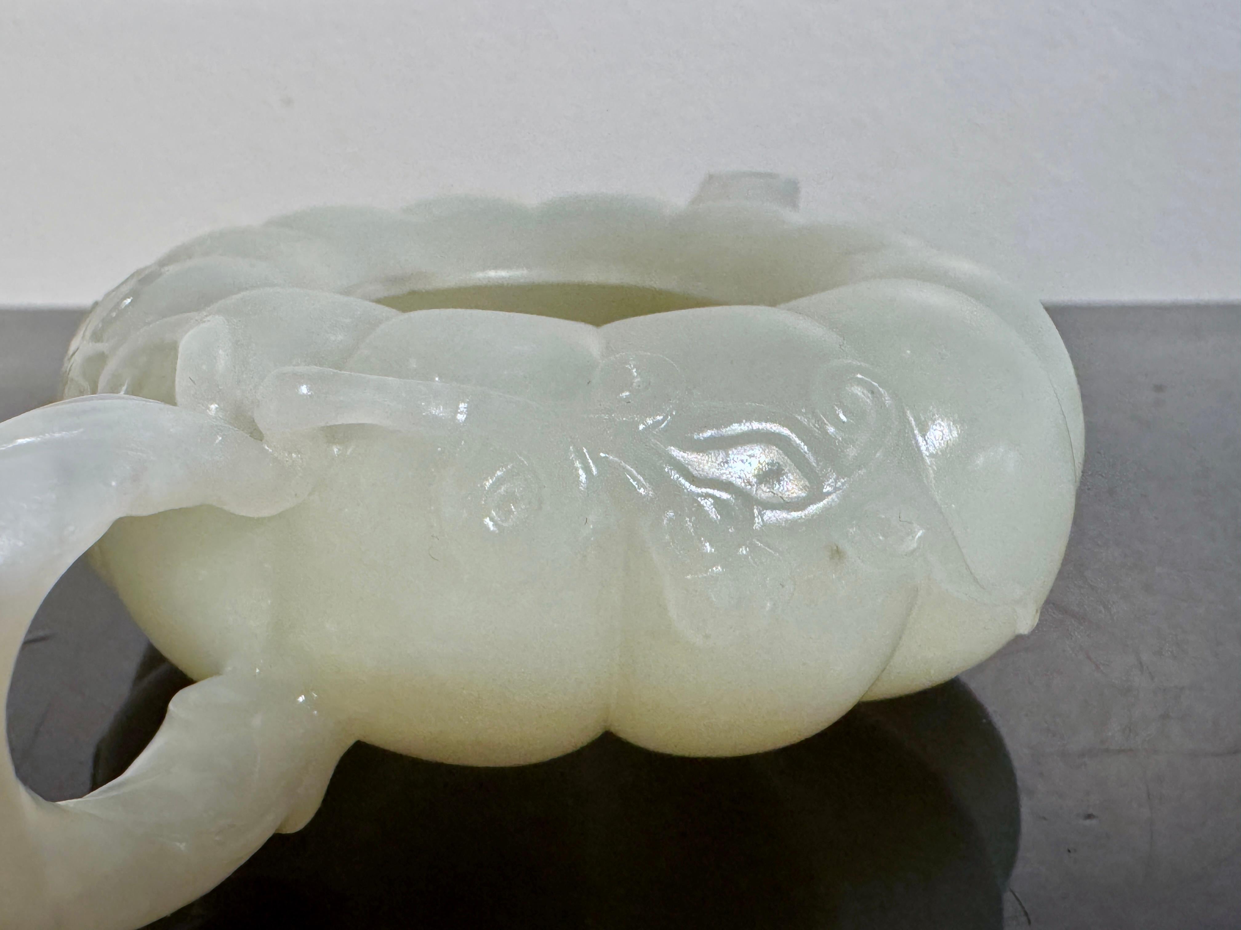 Théière chinoise en forme de melon en jade blanc néphrite, fin de la dynastie Qing, Chine en vente 6