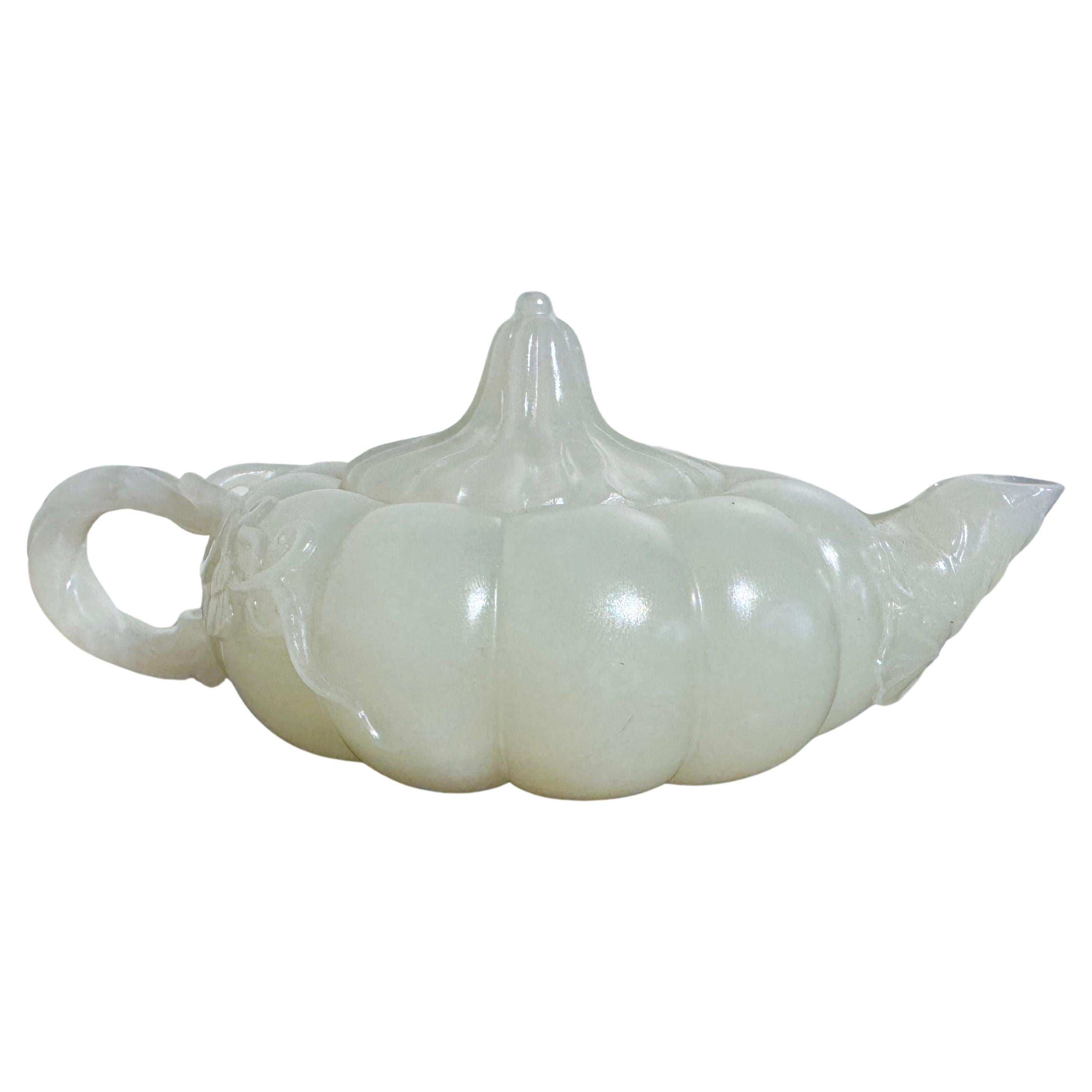 Théière chinoise en forme de melon en jade blanc néphrite, fin de la dynastie Qing, Chine
