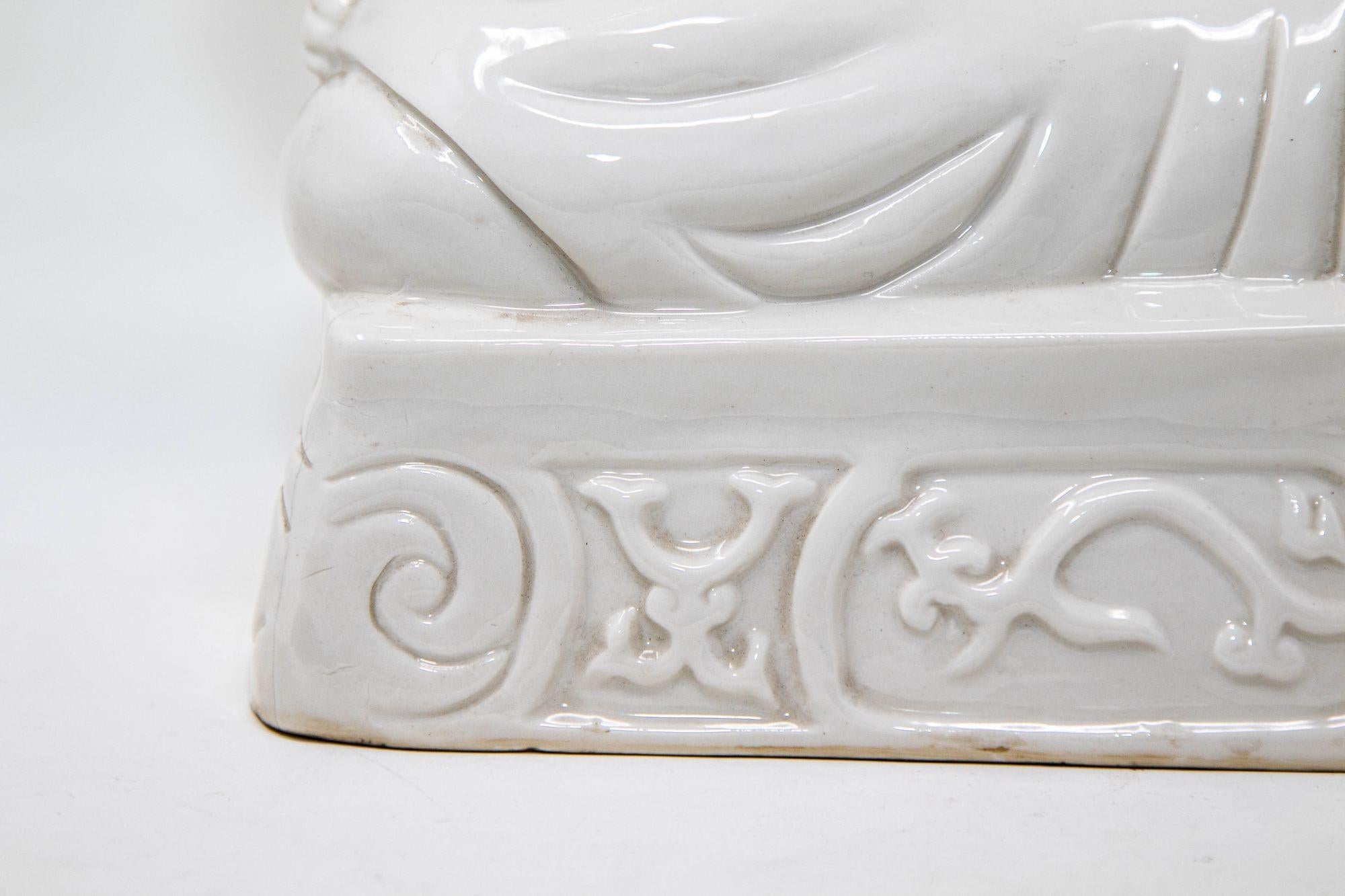 Reposacabezas de porcelana blanca china Ho Ho Boy c. 1950 en venta 6