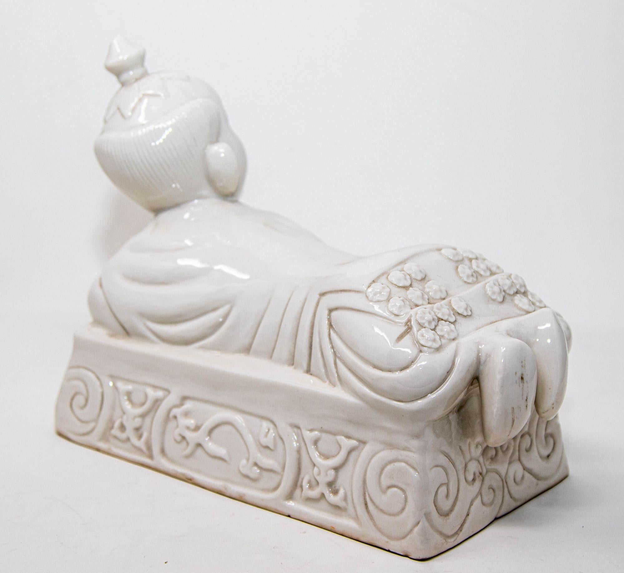 Reposacabezas de porcelana blanca china Ho Ho Boy c. 1950 Chino en venta