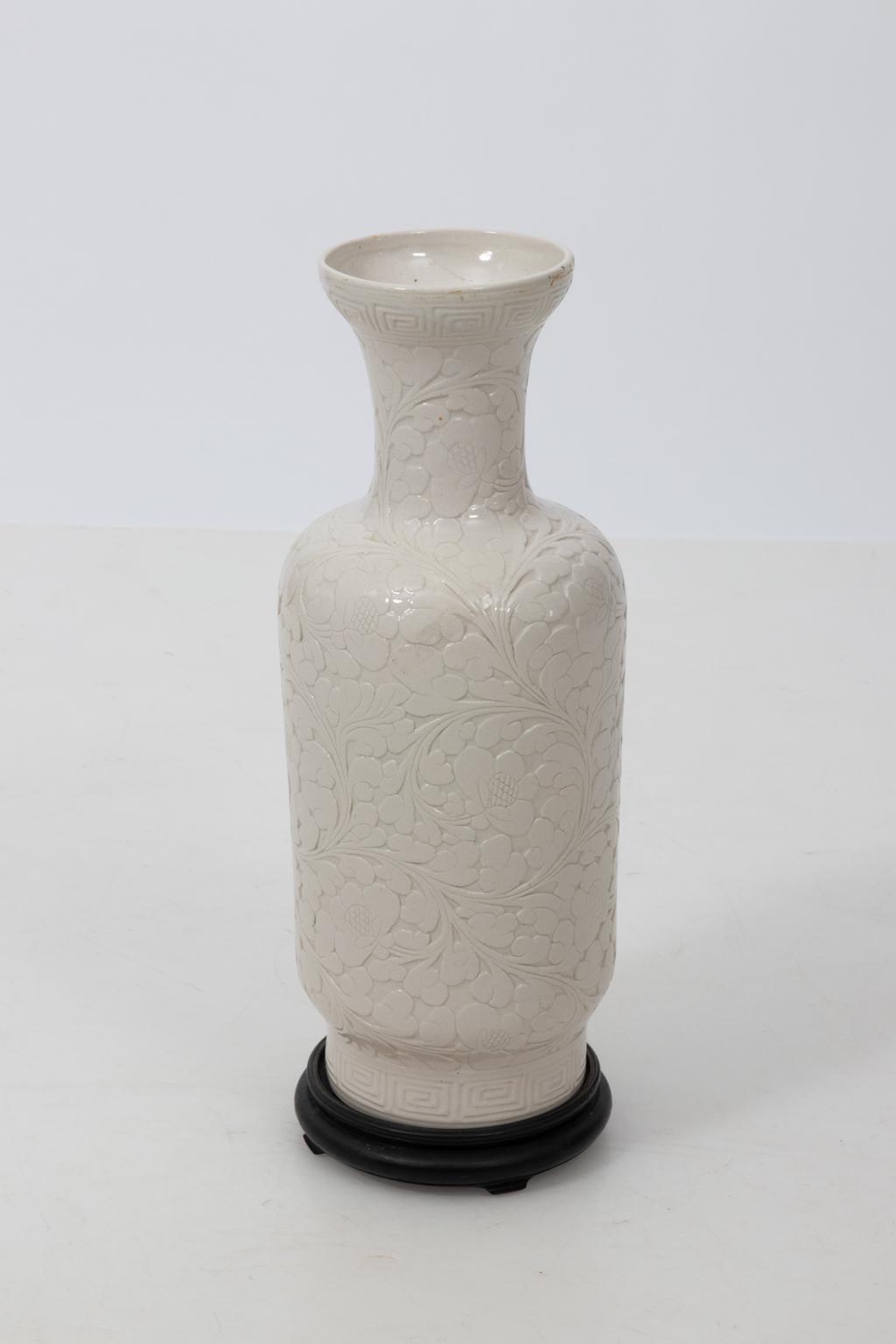Chinese White Pottery Vase 2