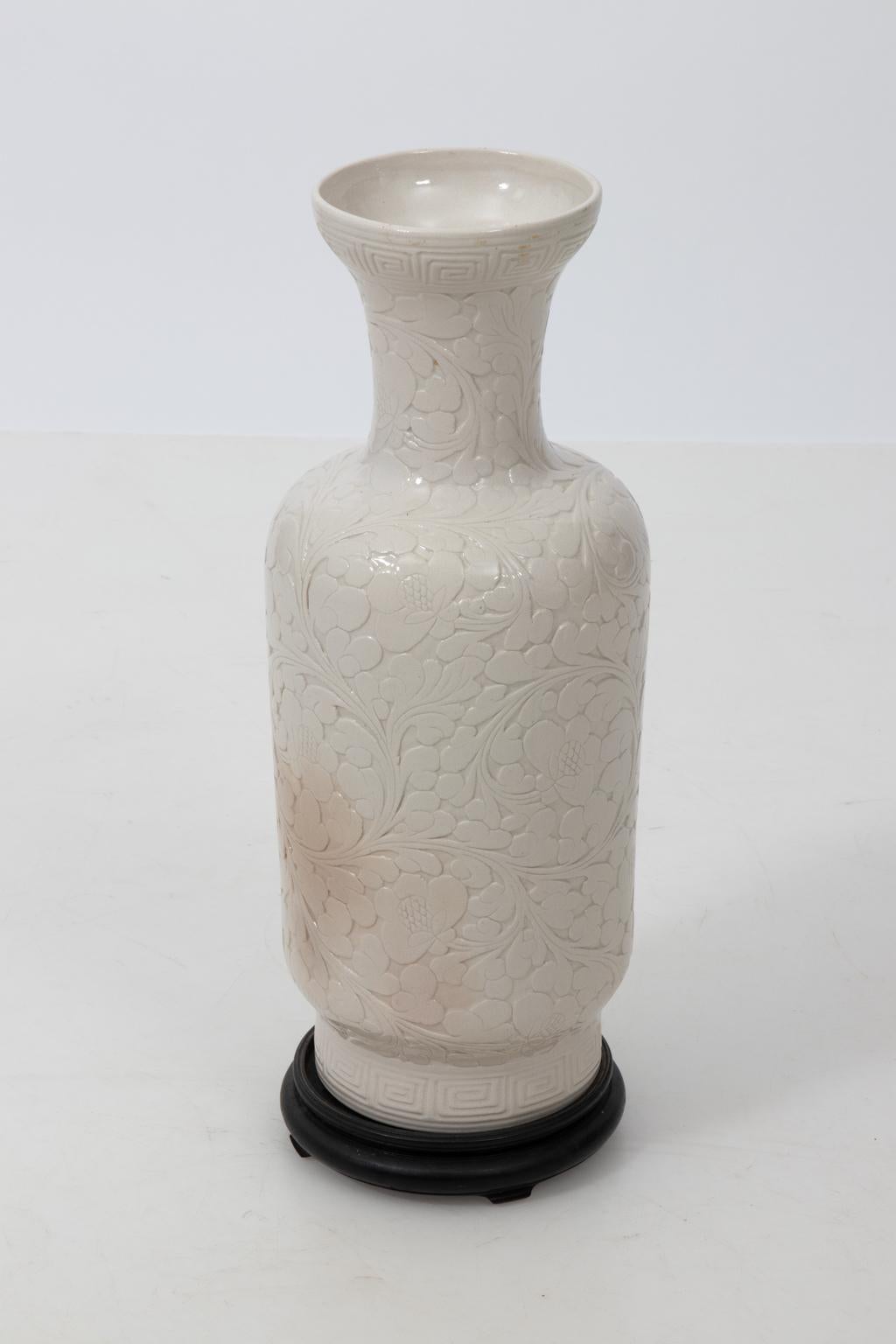 Chinese White Pottery Vase 3