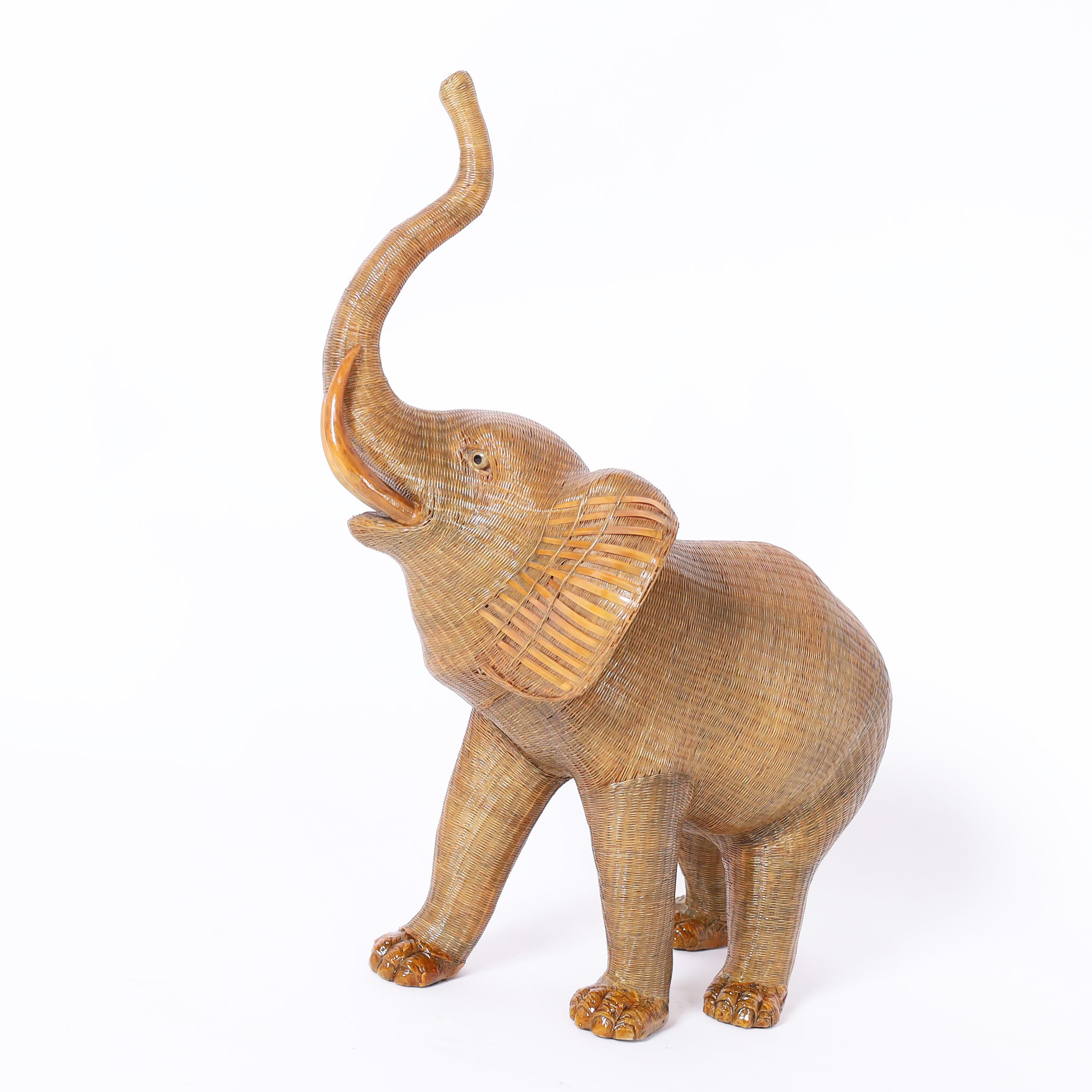 Esportazione cinese Scatola di vimini cinese a forma di elefante della collezione Shanghai in vendita
