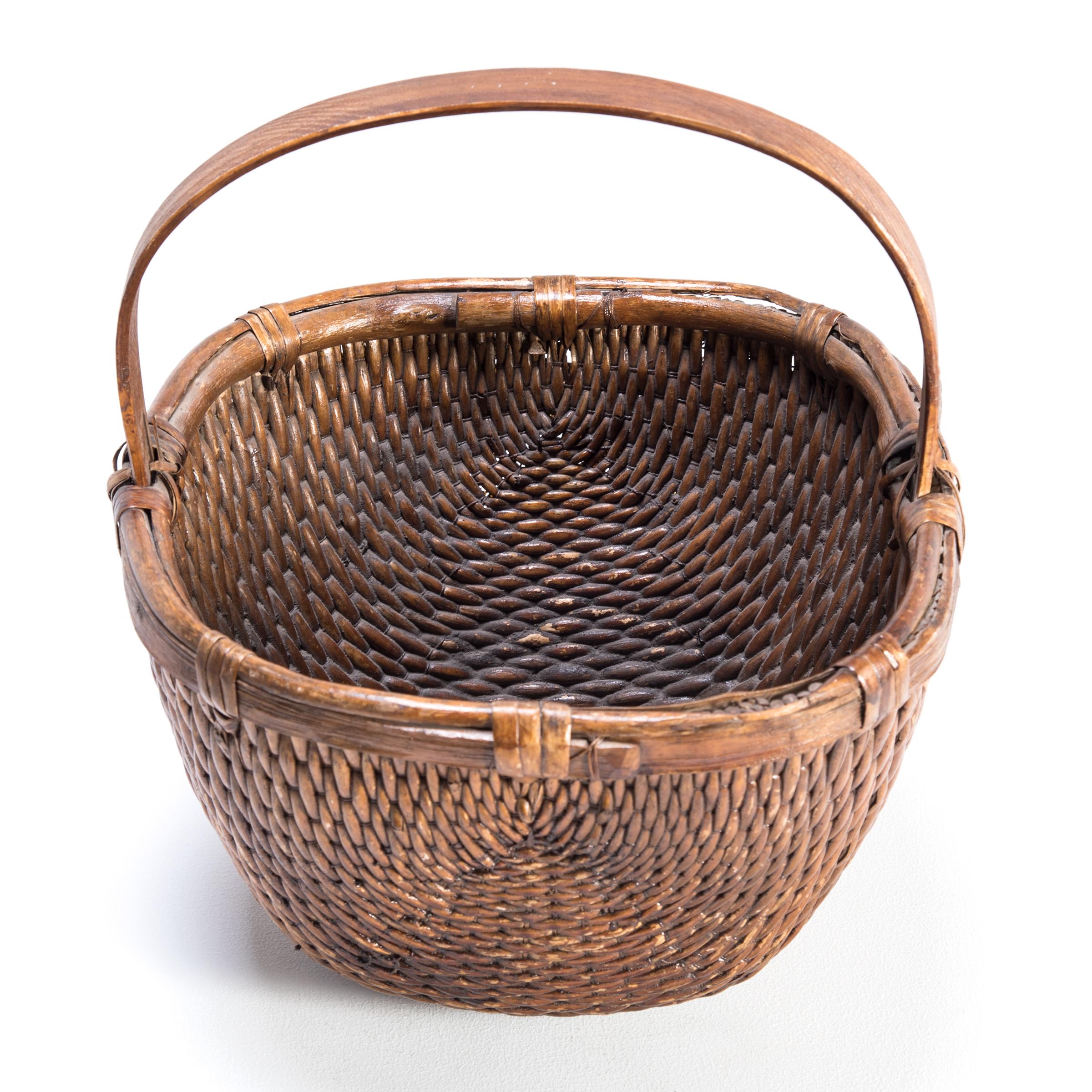 Chinese Willow Market Basket, circa 1900 In Good Condition In Chicago, IL