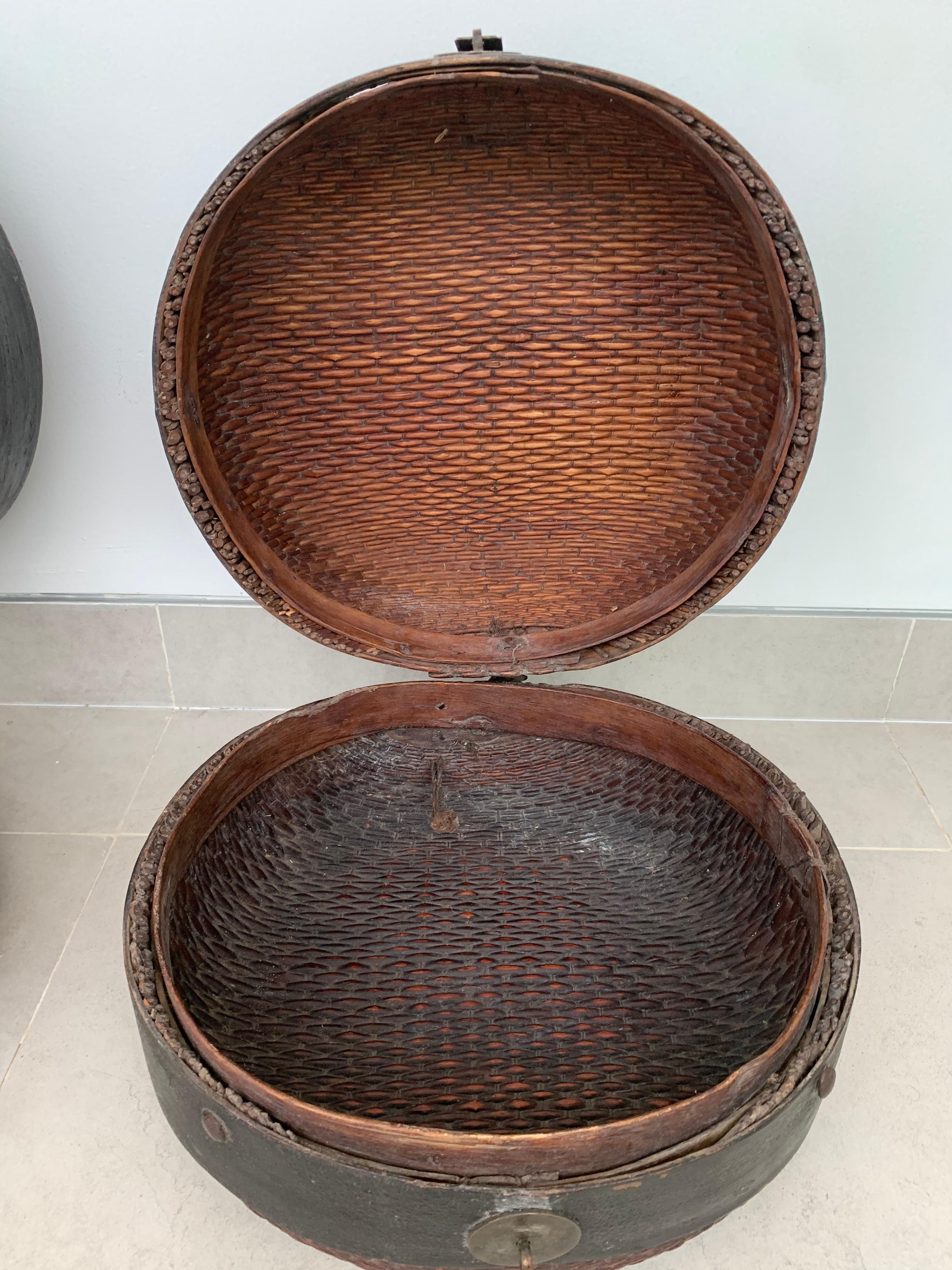 Chinese Willow Read Hat Box Pair, Early 20th Century 6