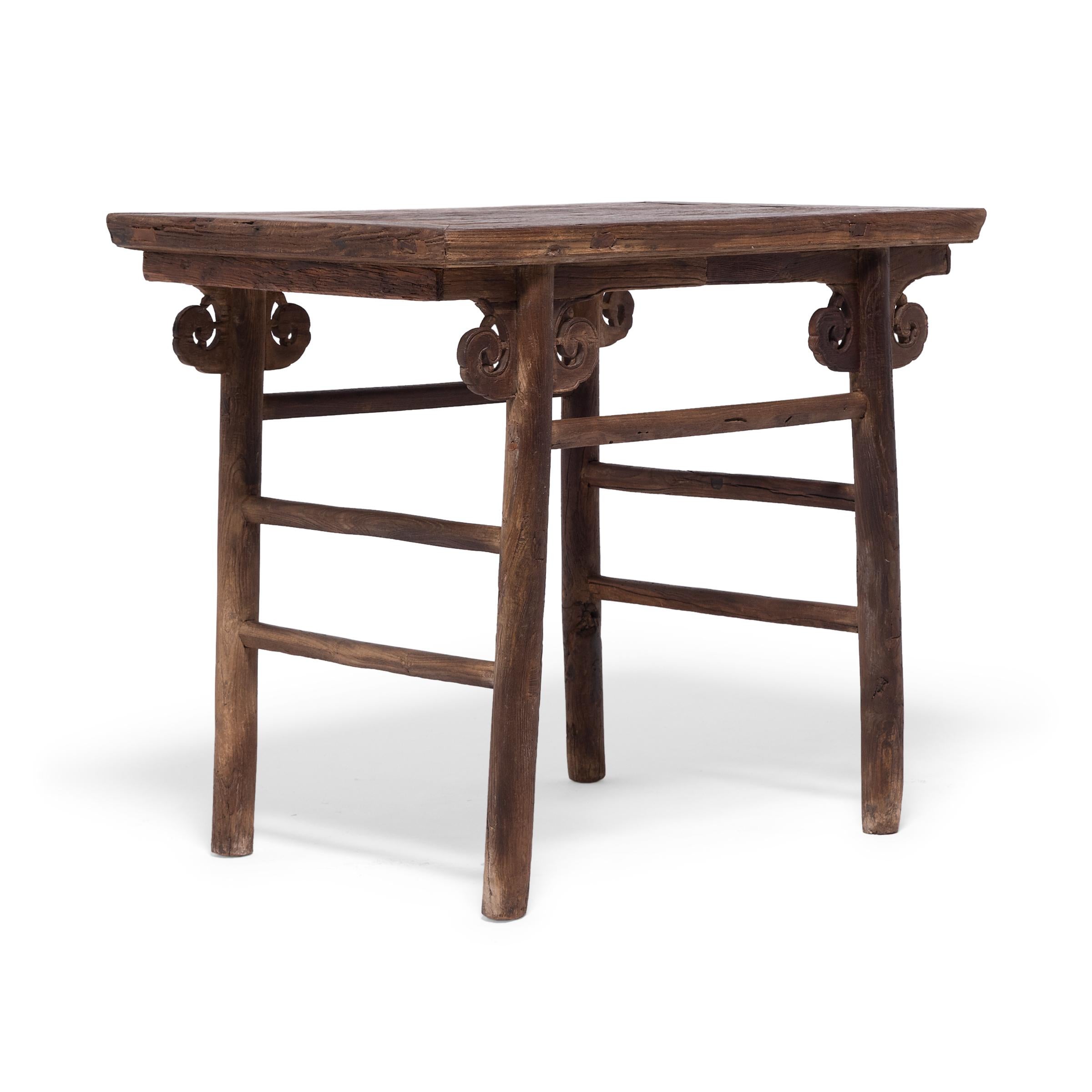 Chinese Wine Table with Cloud Spandrels, c. 1750 In Good Condition For Sale In Chicago, IL