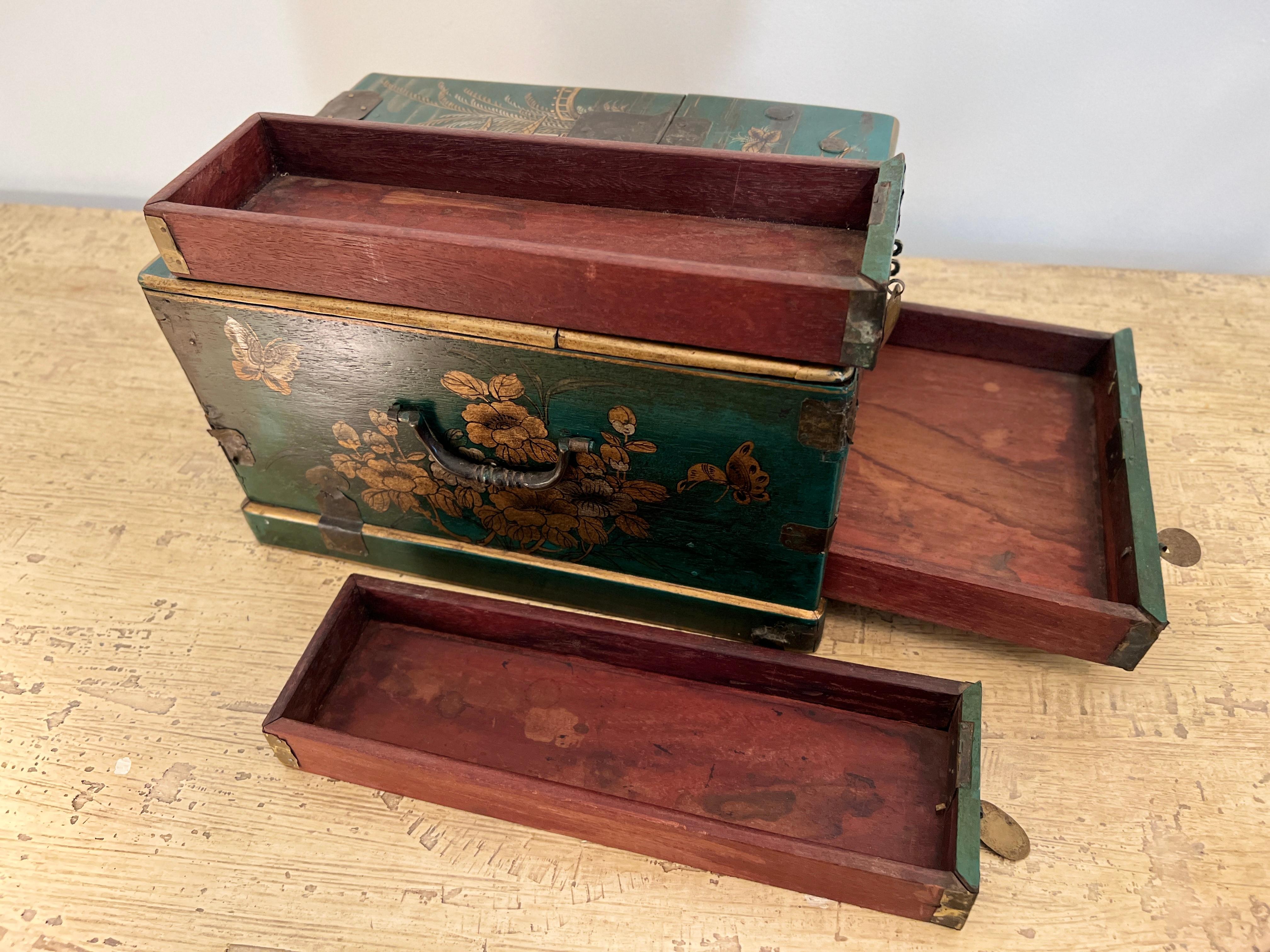 Chinese Wooden Jewelry Box or Vanity Dresser Chest Featuring Inlay For Sale 10