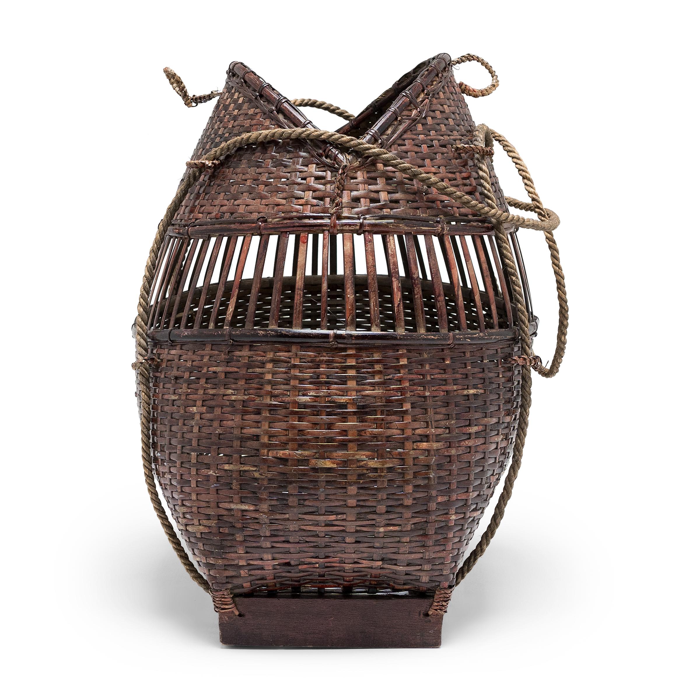 Hand-Woven Chinese Woven Bamboo Basket For Sale