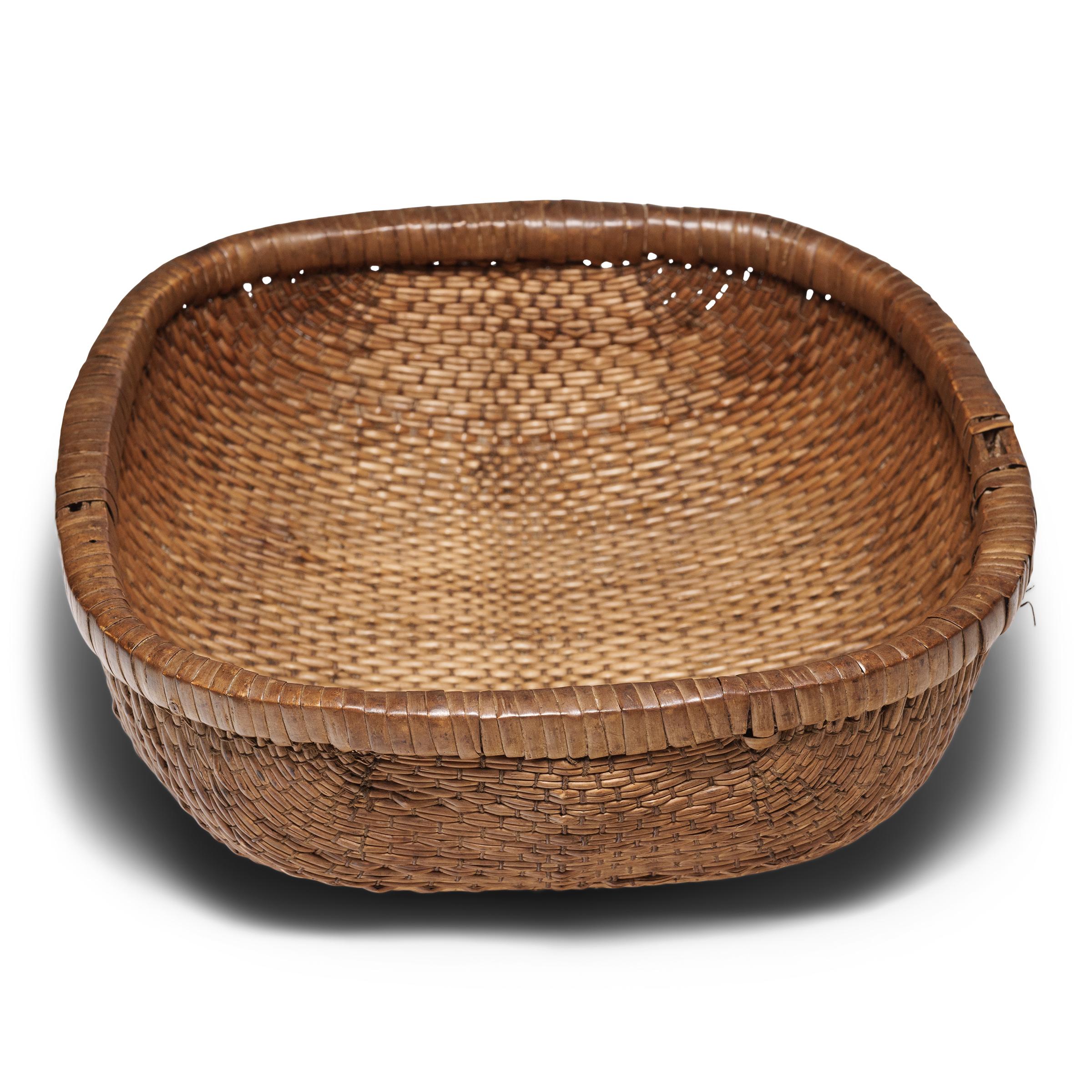 Chinese Woven Grain Basket In Good Condition In Chicago, IL