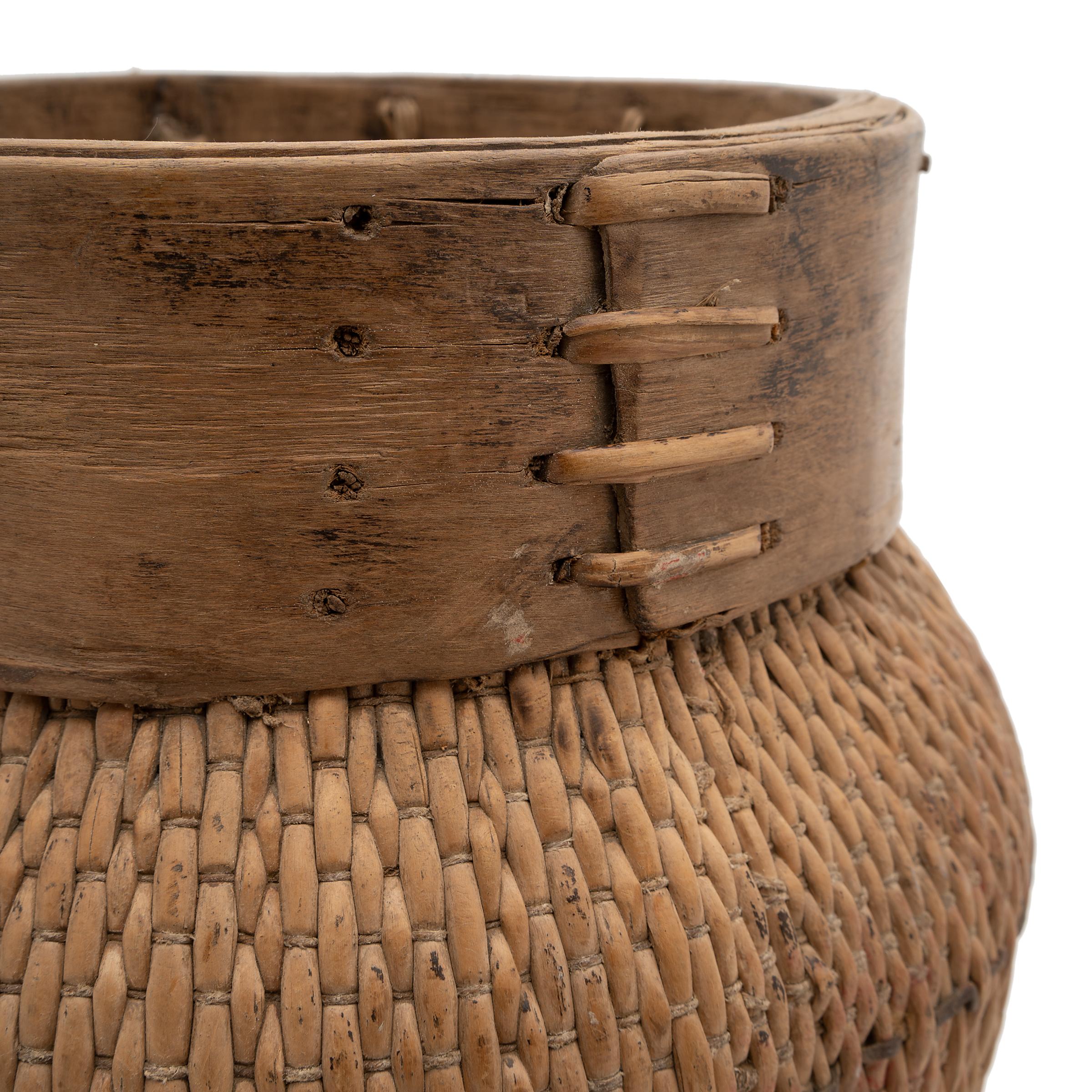 Chinese Woven River Basket, circa 1900 In Good Condition In Chicago, IL