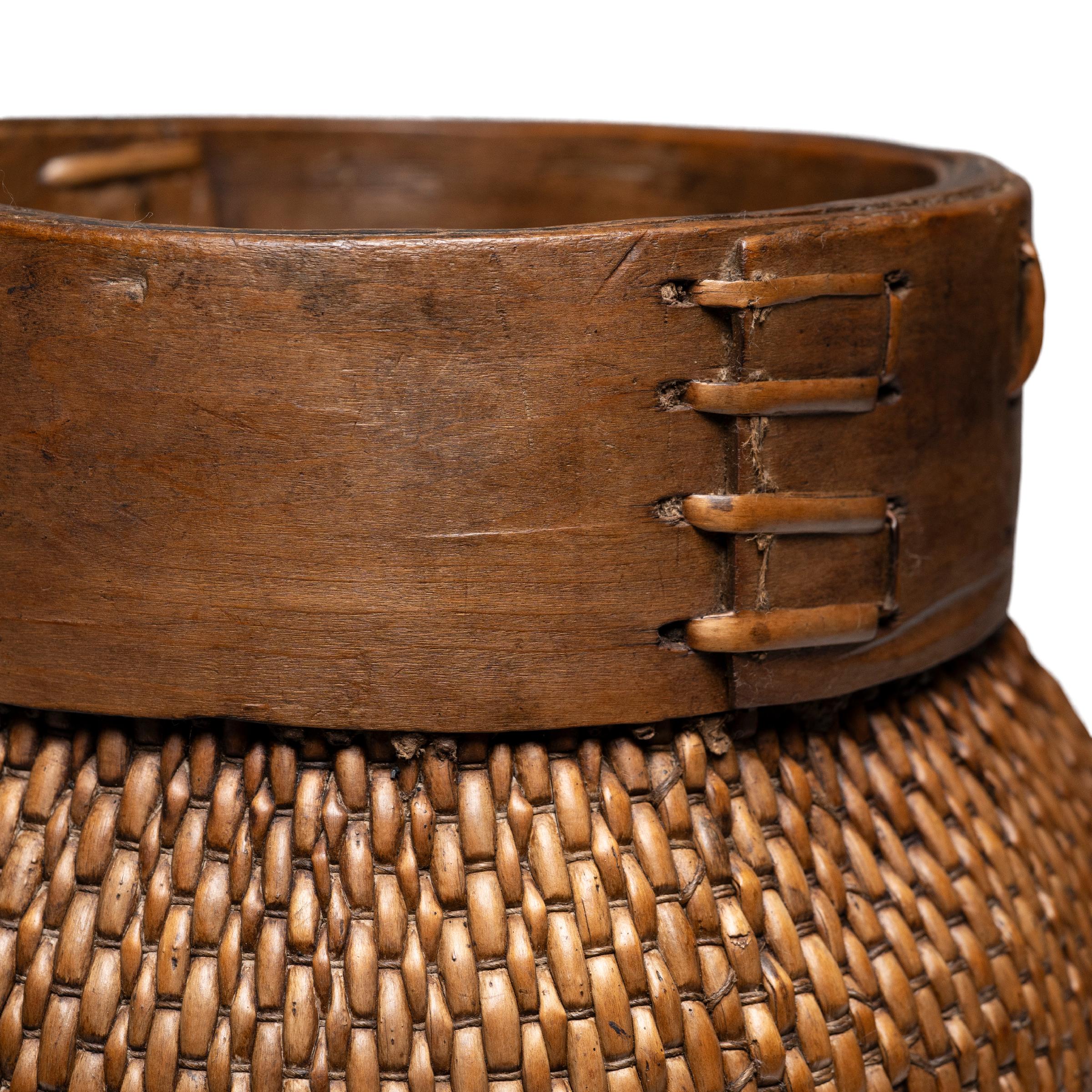 Chinese Woven River Basket, circa 1900 In Good Condition In Chicago, IL