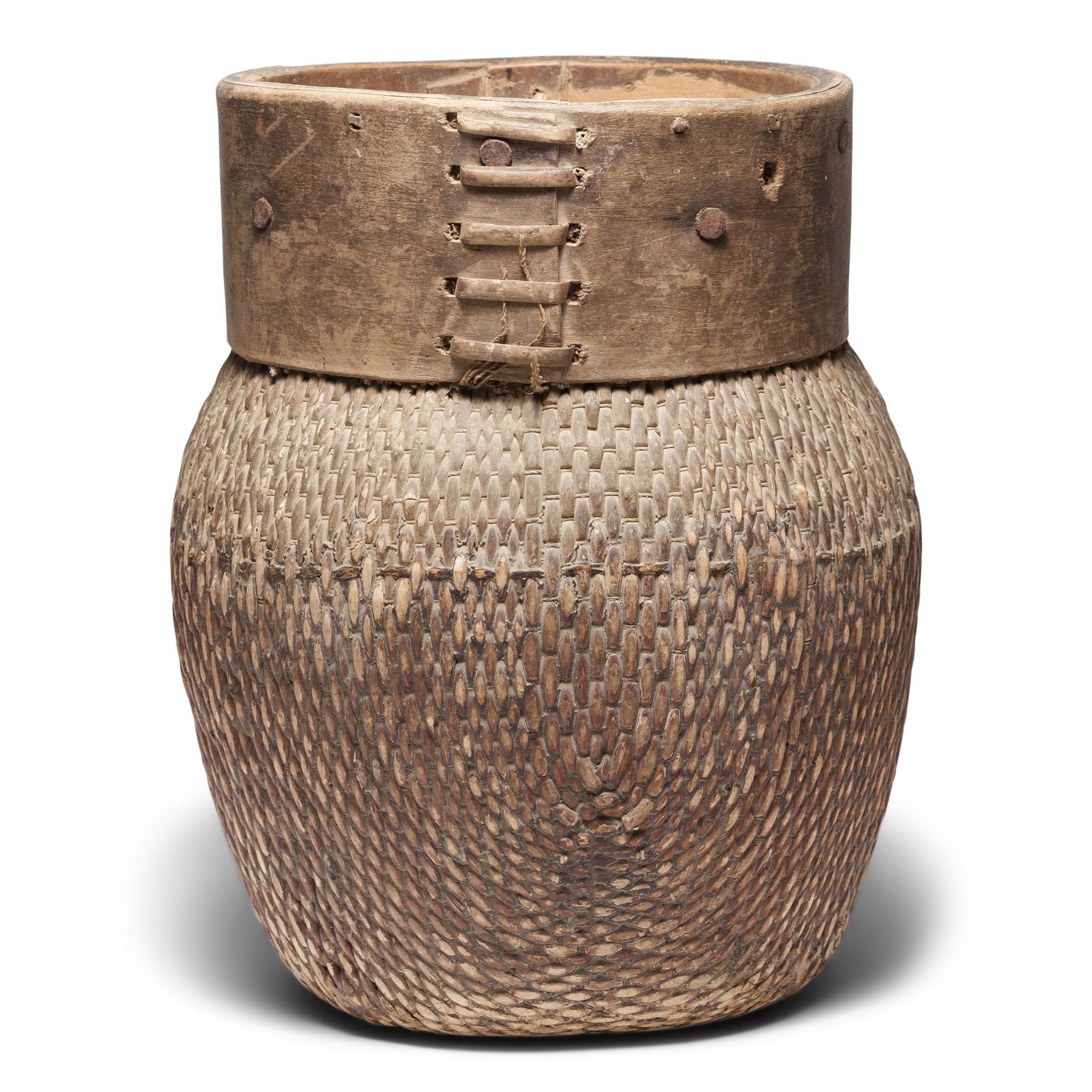 Chinese Woven River Basket, circa 1900 In Good Condition In Chicago, IL