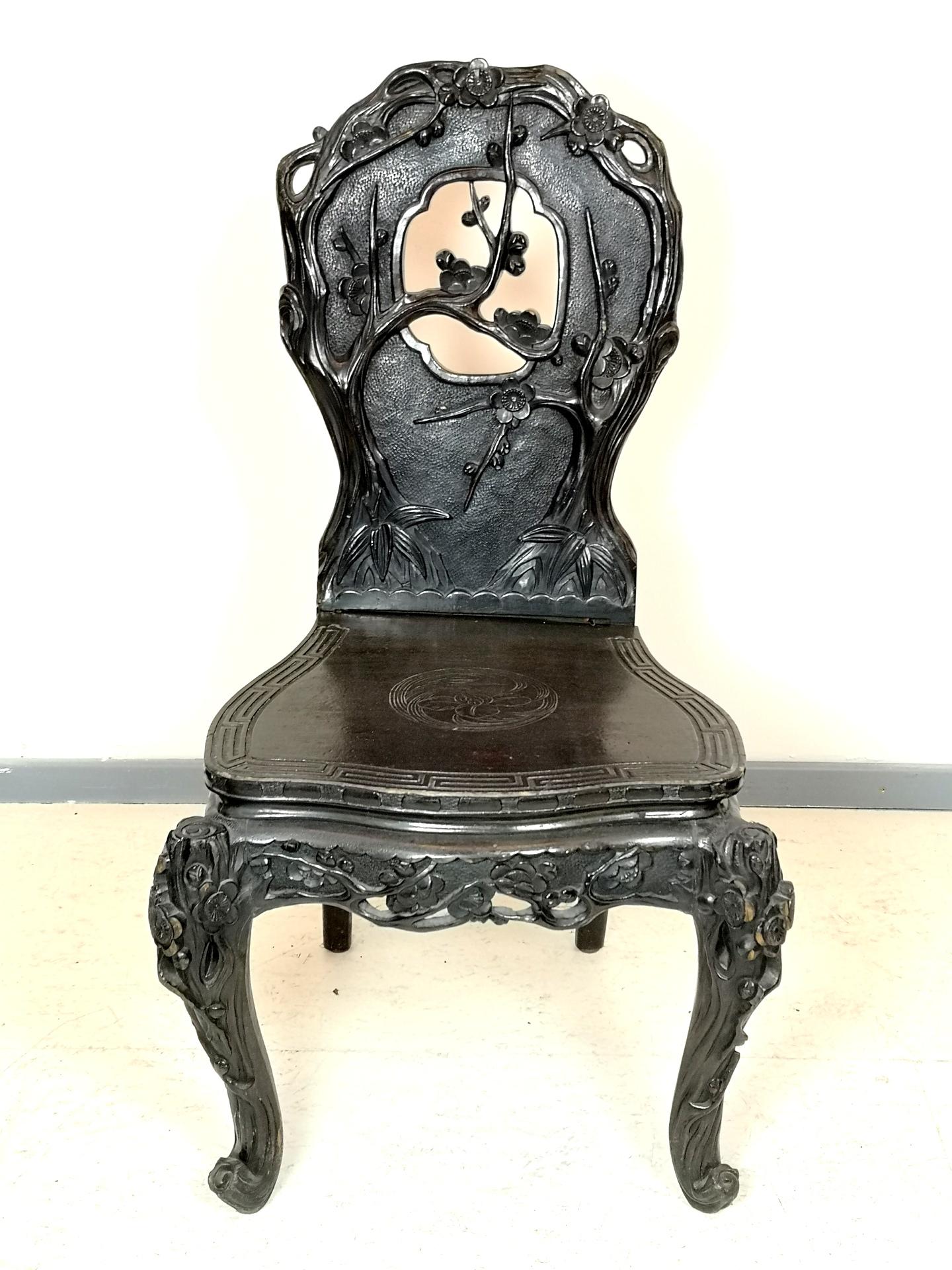 Chinese Export Chinese Writing Table with Black Leather Top and Chair, 19th Century